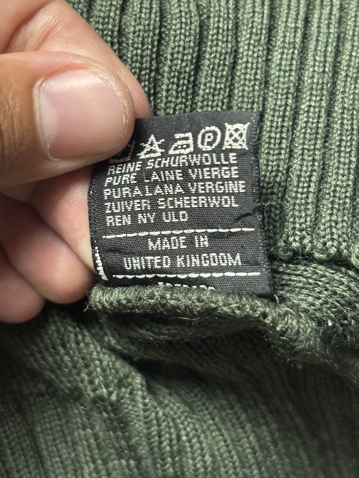 Burberry 1990s Burberrys Pure New Wool Military Green Knitwear Size US L / EU 52-54 / 3 - 9 Thumbnail
