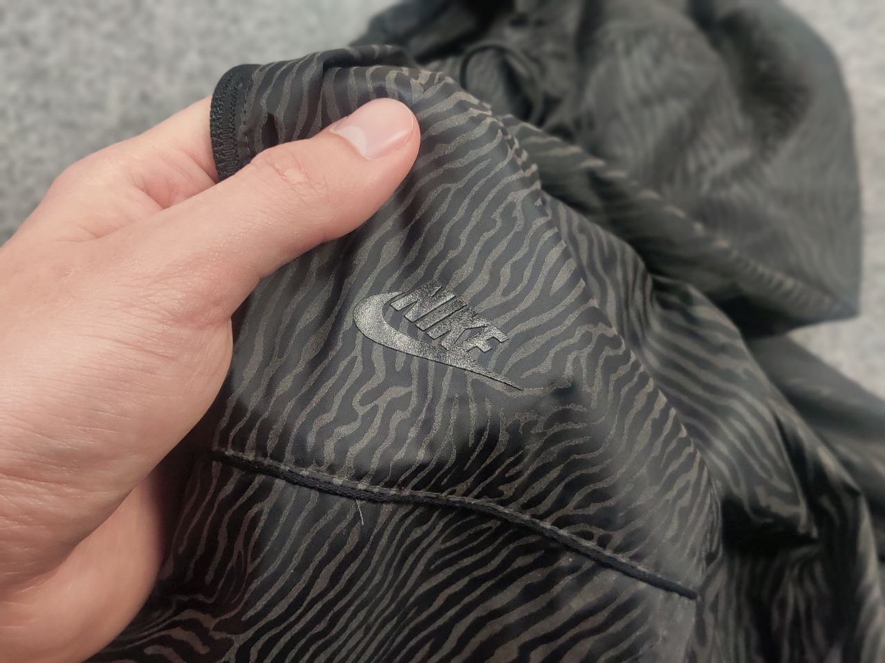 Nike Nike Women's Windbreaker Grid Print reflective Black Jacket Size M / US 6-8 / IT 42-44 - 11 Thumbnail