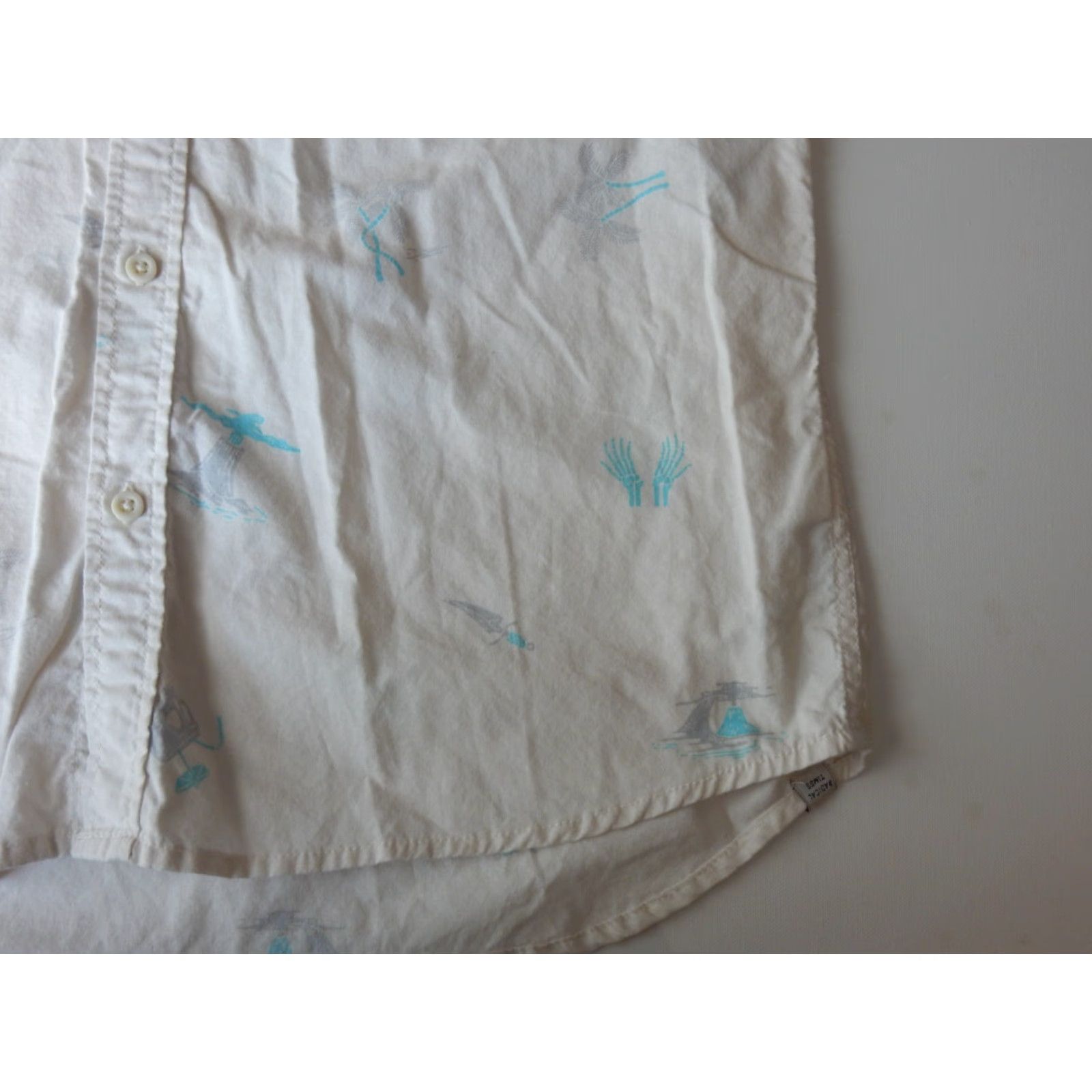 Quiksilver VINTAGE Quiksilver Shirt XL Men White Short Sleeve Button-Front Skulls Size US XL / EU 56 / 4 - 2 Thumbnail