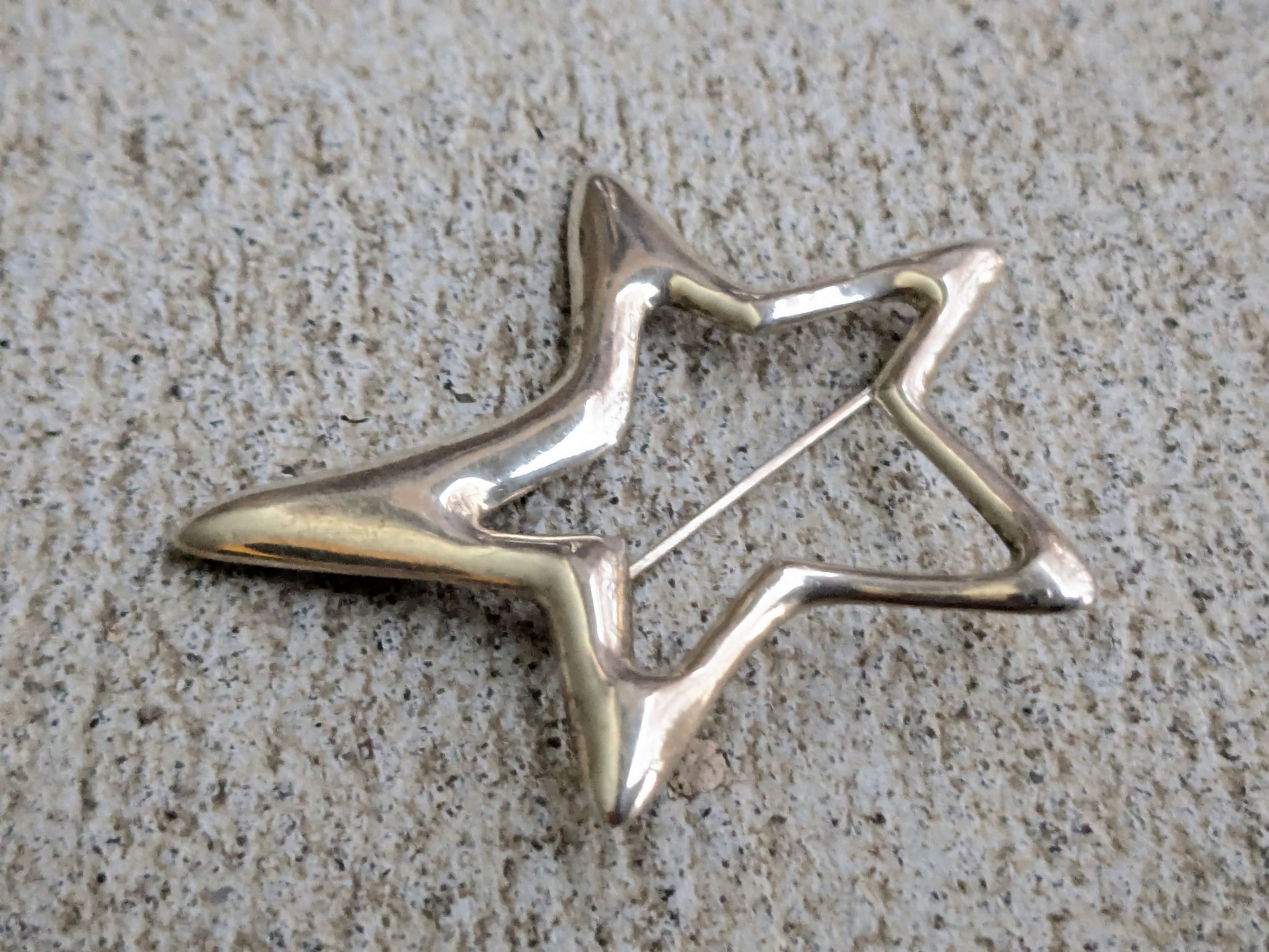 Vintage Vintage Sterling Silver Brooch Pin Star Hollow Puffy Size ONE SIZE - 6 Thumbnail