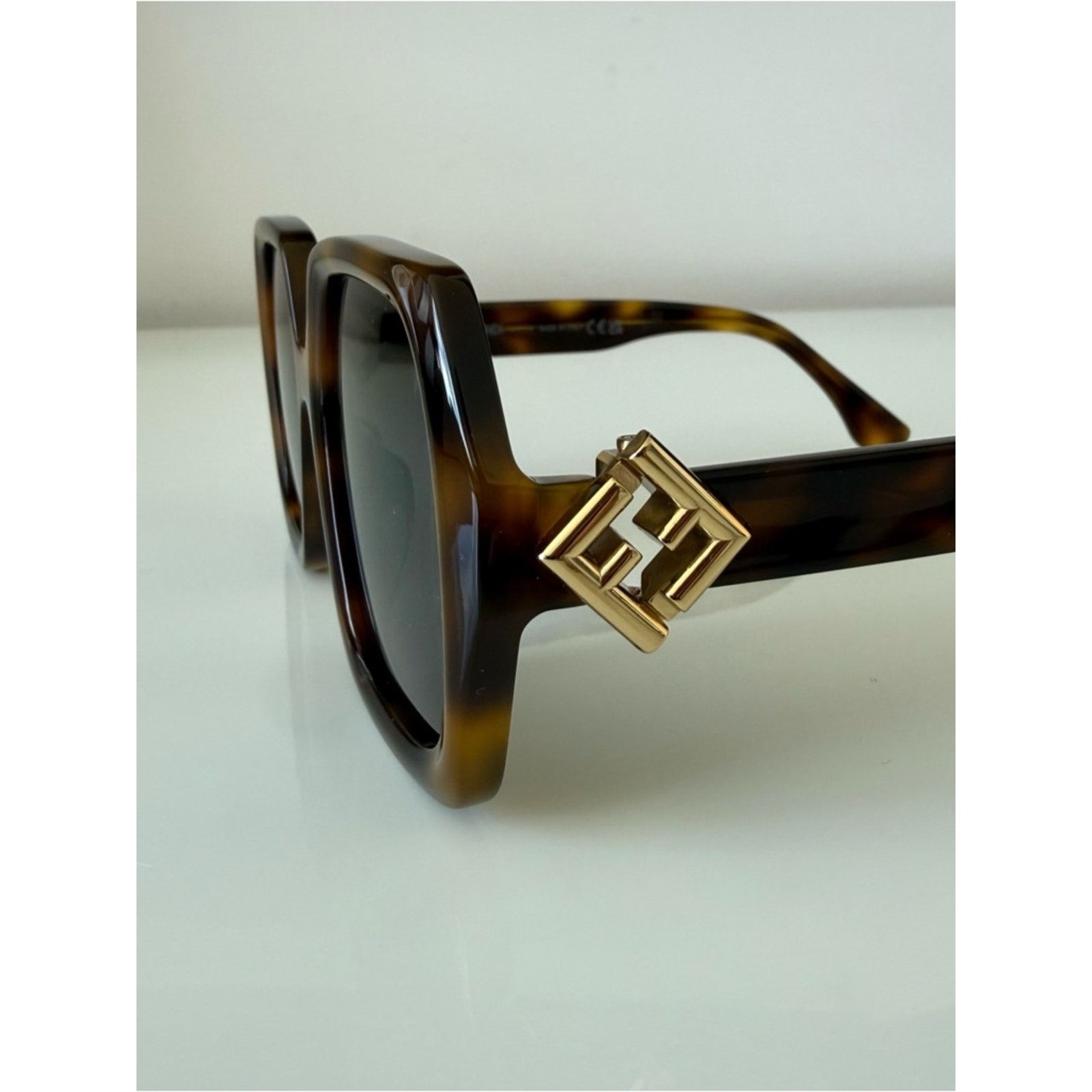 Fendi NEW!!! Fendi women oversized sunglasses FE40139F 53A Size ONE SIZE - 4 Thumbnail
