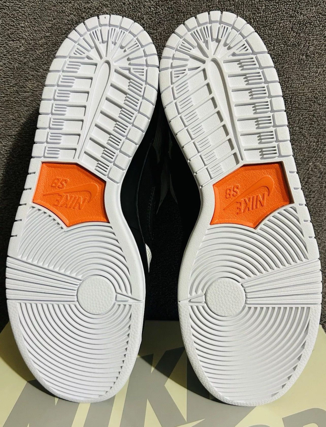 Nike Size 11 Nike sb dunk low tightbooth brand new Size US 11 / EU 44 - 5 Thumbnail