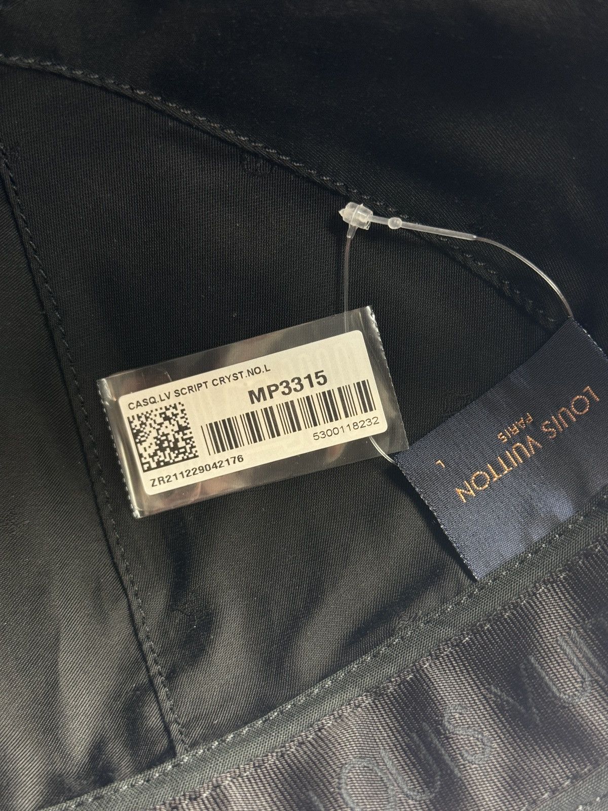 Louis Vuitton SS22 CRYSTAL DETAIL CAP L RARE Size ONE SIZE - 9 Thumbnail