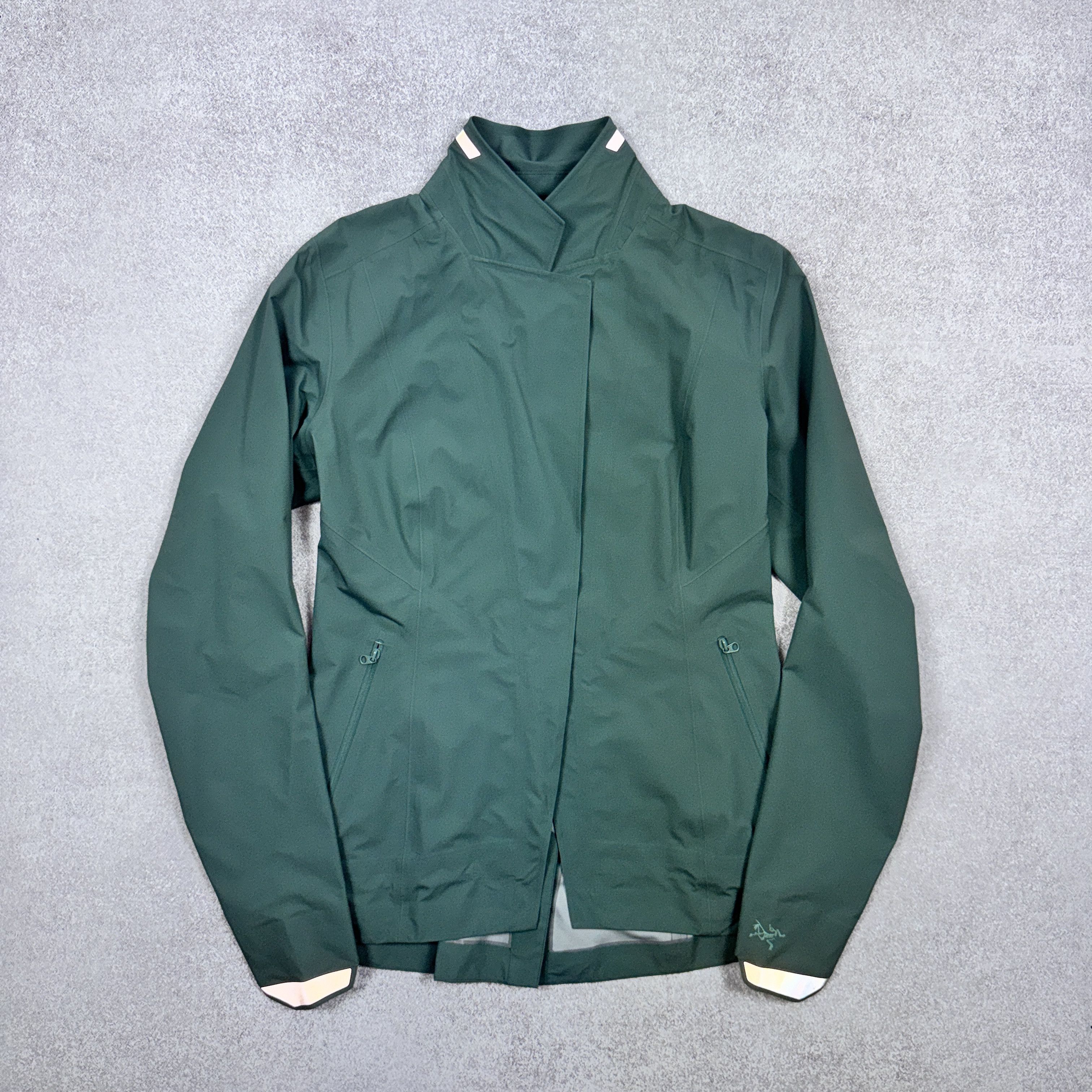 Arc'teryx Women`s Arcteryx A2B Hardshell Gore-tex Blazer Jacket Size S Size S / US 4 / IT 40 - 3 Thumbnail