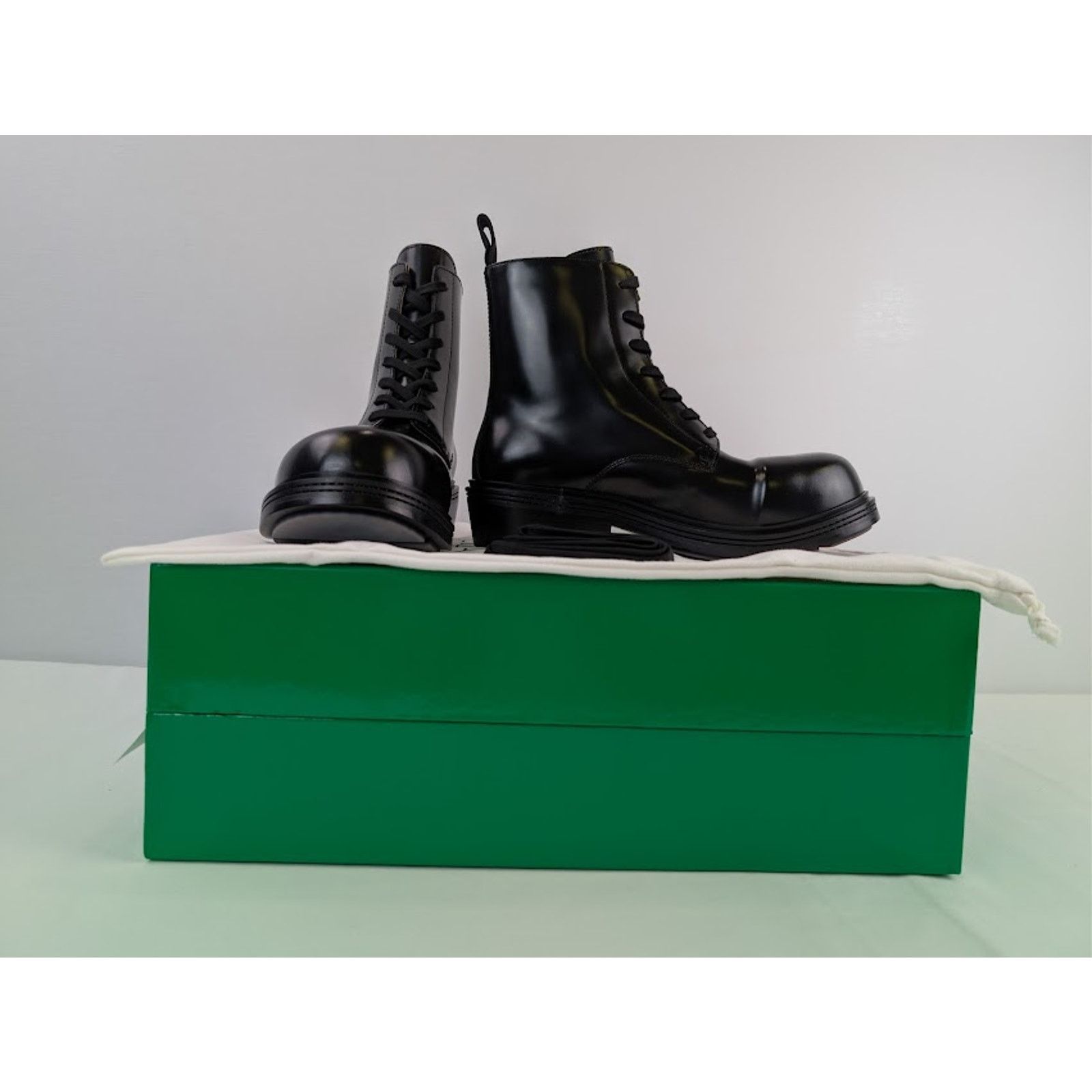 Bottega Veneta o1rshd1 Fireman Ankle Boots in Brushed Vinyl Black Size US 10 / EU 43 - 19 Thumbnail