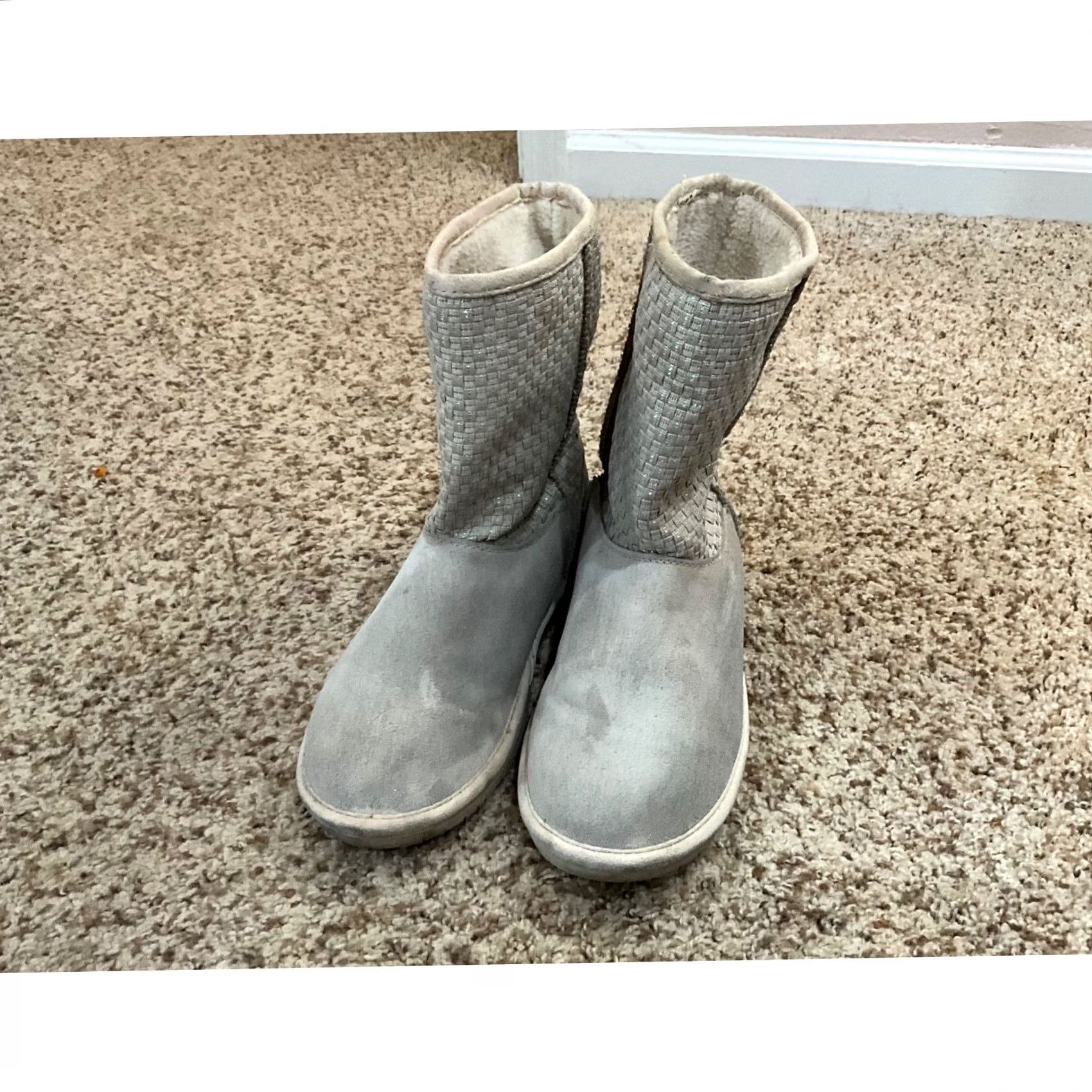 SKECHERS SKECHERS Bling Boots Woman Boots 8.5 White Faux Fur Round Toe Ankle Bootie Winter Flat Heel Pull On Women Size US 9 / IT 39 - 4 Thumbnail