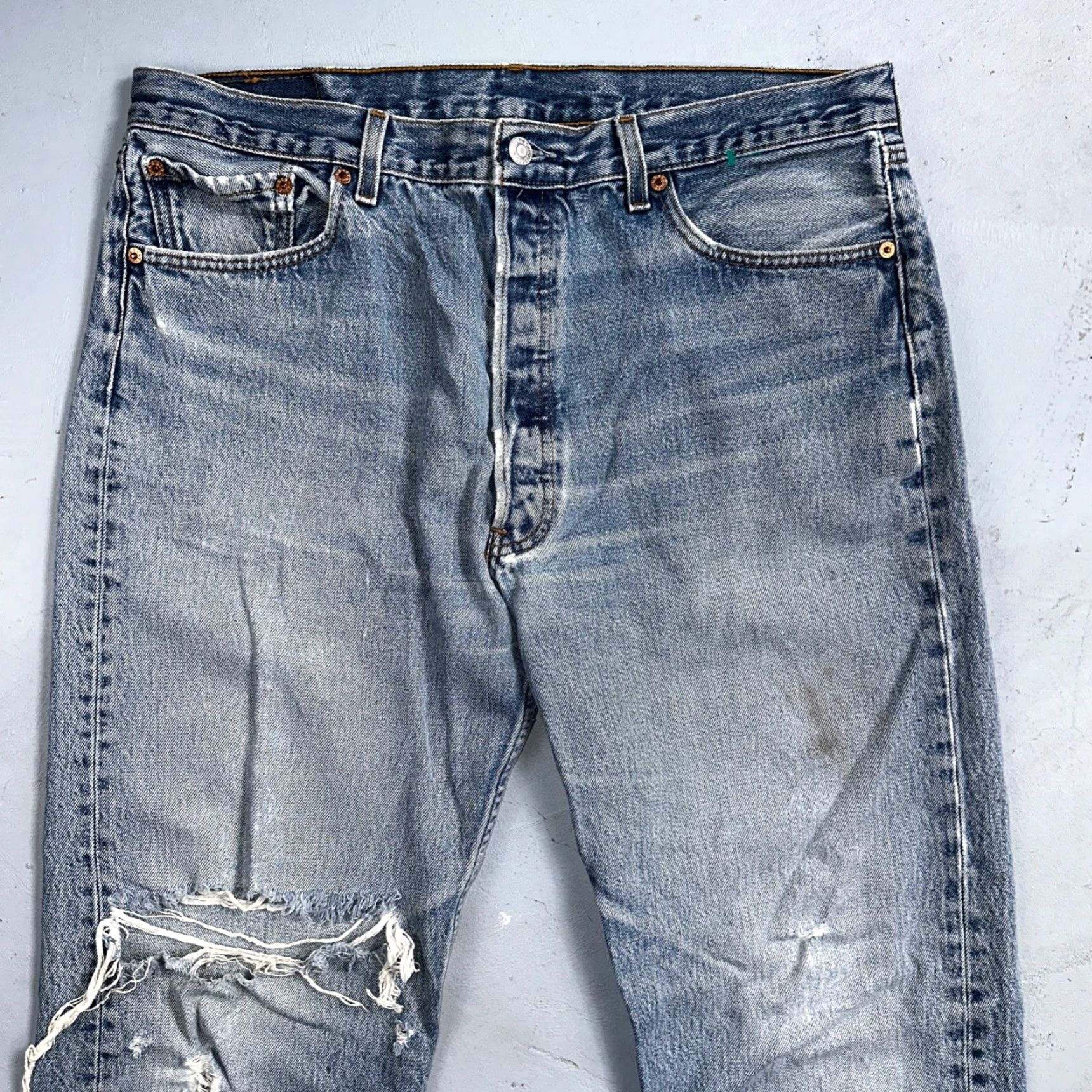 Levi's Levi's 501 Jeans Vintage 90s Straight Leg Light Wash Blue 38x34 Men Regular Maison? Size US 38 / EU 54 - 2 Thumbnail