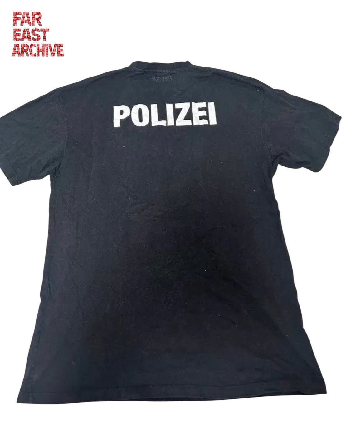 Vetements Vetements Polizei T-Shirt Size US XL / EU 56 / 4 - 1 Thumbnail