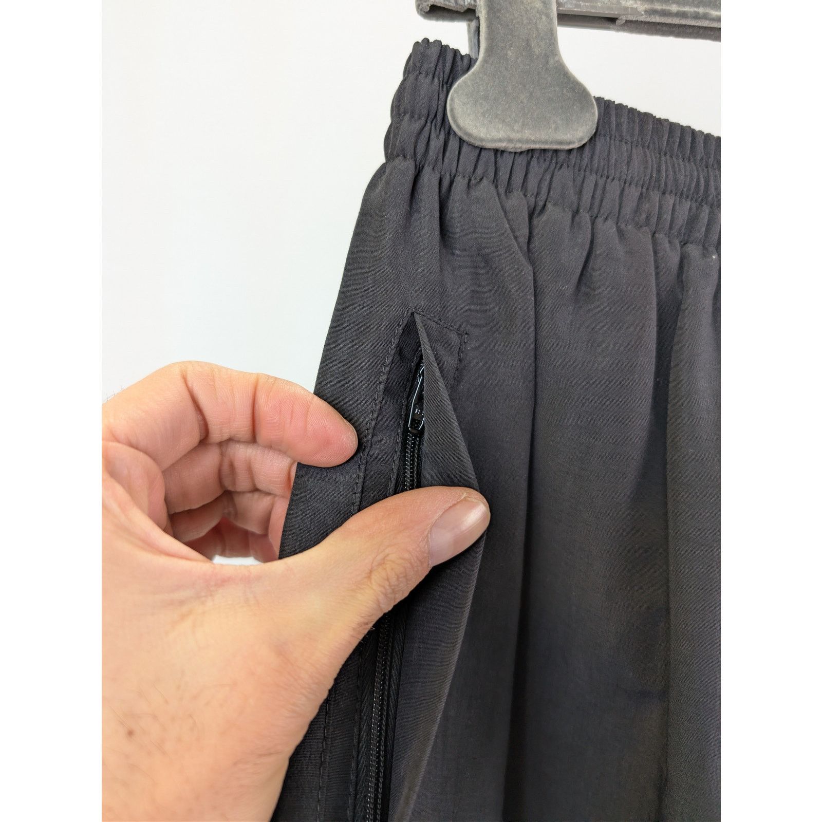 Balenciaga o1rshd1 Nylon Medium Fit Tracksuit Sweatpants Trousers Black Size US 36 / EU 52 - 7 Thumbnail