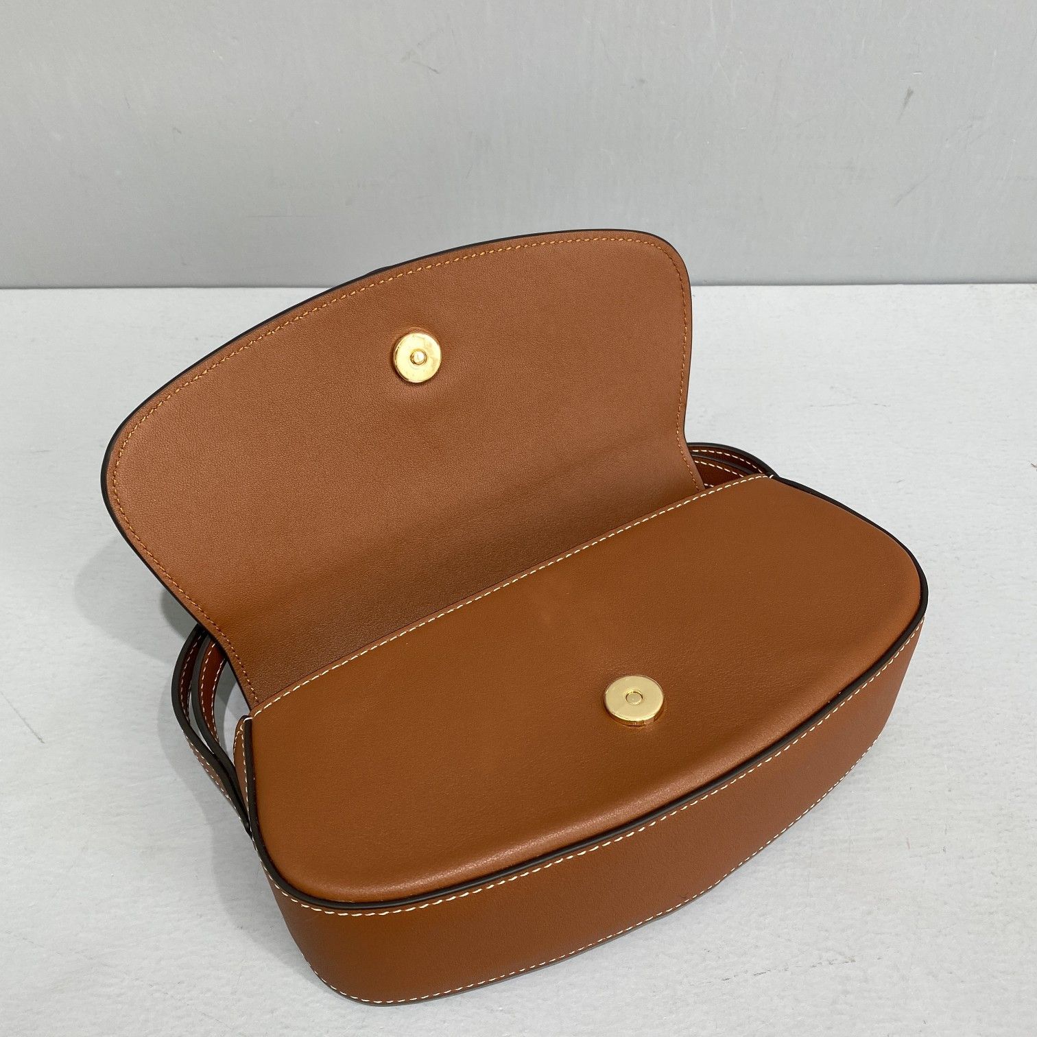 Celine o1w1db10326 101593DQ1 Size : OS / Clutch Bag in Brown Size ONE SIZE - 4 Thumbnail