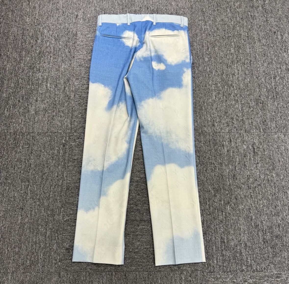 Louis Vuitton Louis Vuitton Pants with blue sky and white clouds printed Size 27" / US 4 / IT 40 - 2 Thumbnail