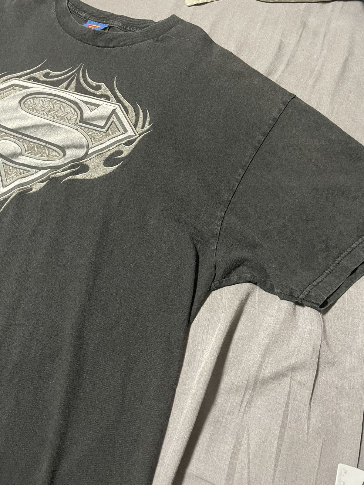 DC Comics × Vintage RARE ⛓️🦹🏼‍♂️Y2K Superman Tribal Steel Flames Tee Size US XXL / EU 58 / 5 - 6 Thumbnail