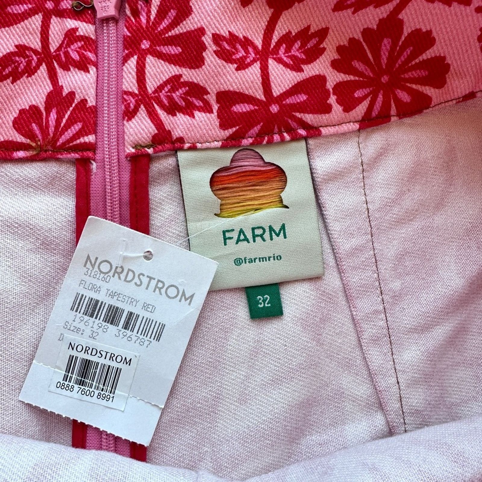 Farm Rio NWT Farm Rio Flora Tapestry Shorts in Red Size 32" / US 10 / IT 46 - 7 Thumbnail