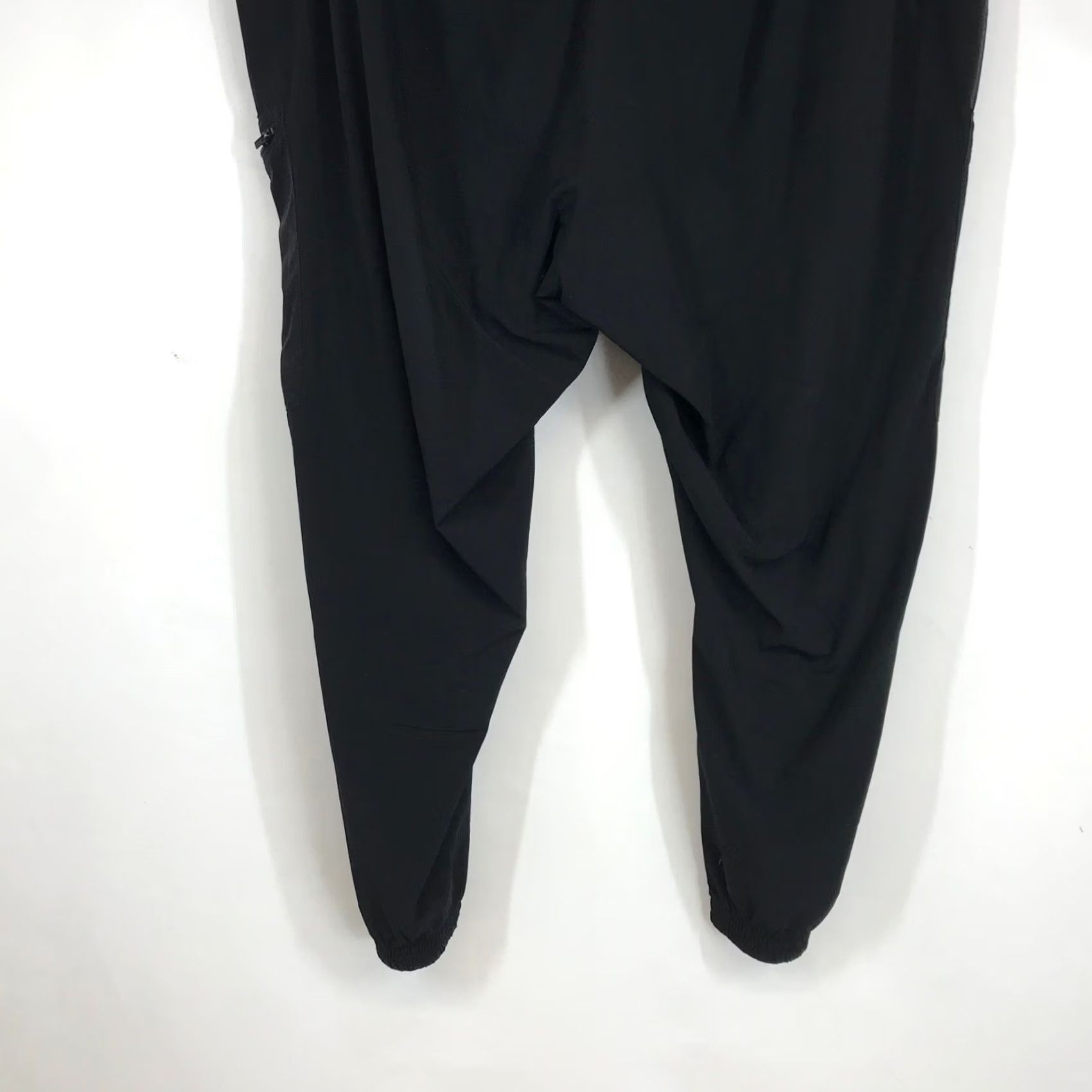 Athleta Athleta Venture Pant Womens 24 Black Cargo Jogger Hiking Travel Pants Drawstring Size 42" / US 20 - 6 Thumbnail