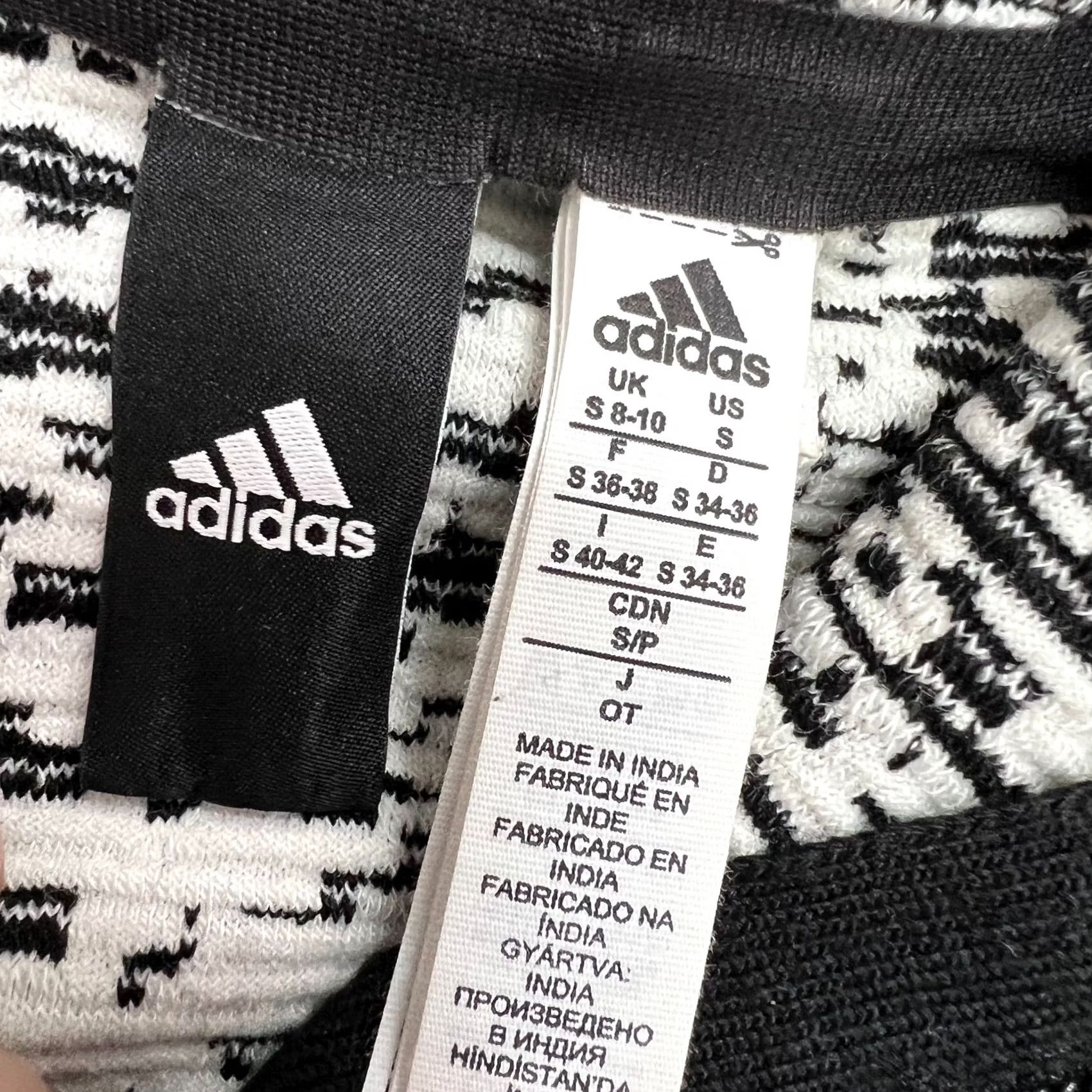 Adidas Adidas ZNE Pulse Knit Sweater Jacket Women Size US S UK 8-10 Black White Cardigan Knit Long Sleeve Mens Womens Girls Boys Size M / US 6-8 / IT 42-44 - 3 Thumbnail