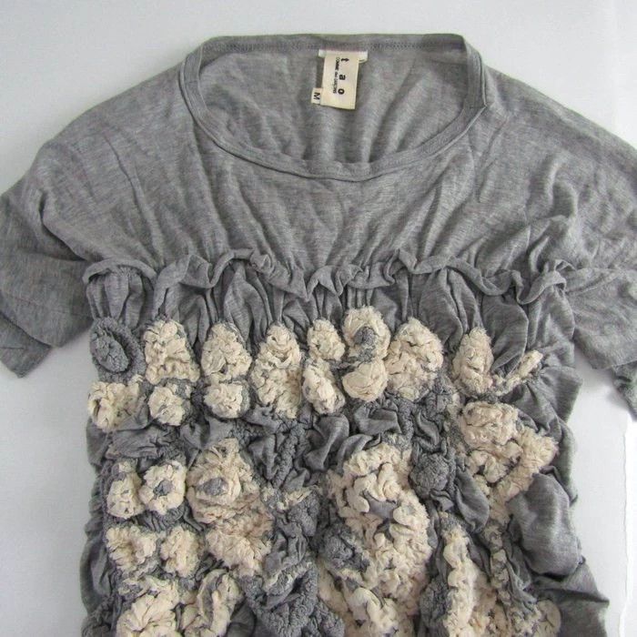 Comme des Garcons Comme Des Garcons Pinch flower grey short sleeve Size M / US 6-8 / IT 42-44 - 1 Thumbnail