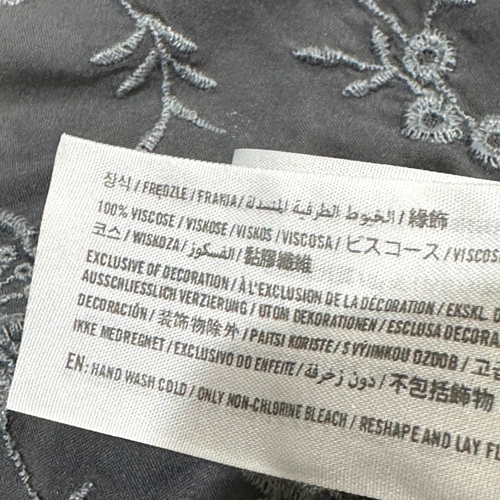 Abercrombie & Fitch Abercrombie & Fitch Kimono Jacket ONE SIZE Gray Open Front Embroider Fairy Bohemian Floral Short Sleeve Women Casual City Vintage? Size ONE SIZE - 4 Thumbnail