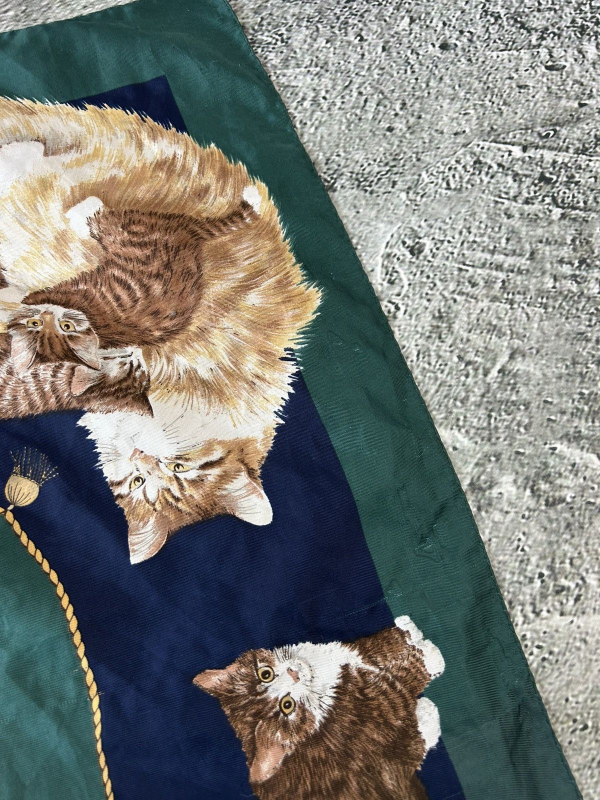Vintage Vintage scarf cats fullprint shawl Size ONE SIZE - 16 Thumbnail