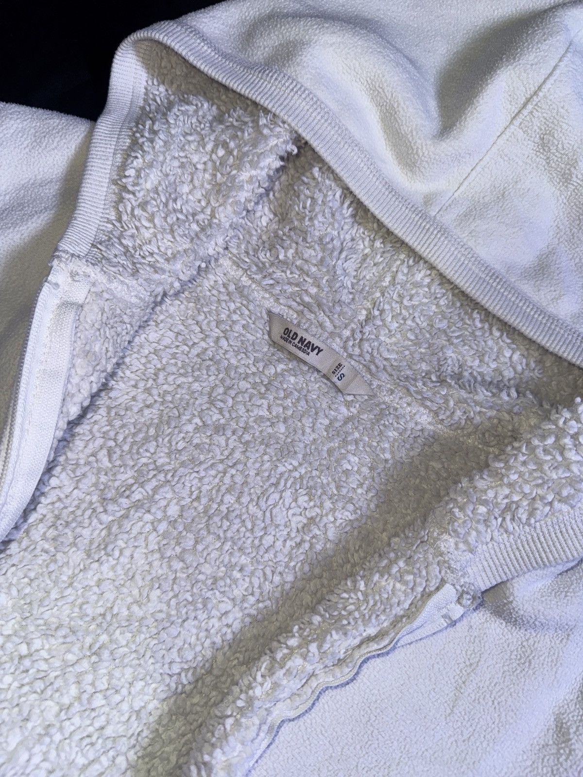Old Navy Old Navy Fur Hoodie Size S / US 4 / IT 40 - 3 Thumbnail