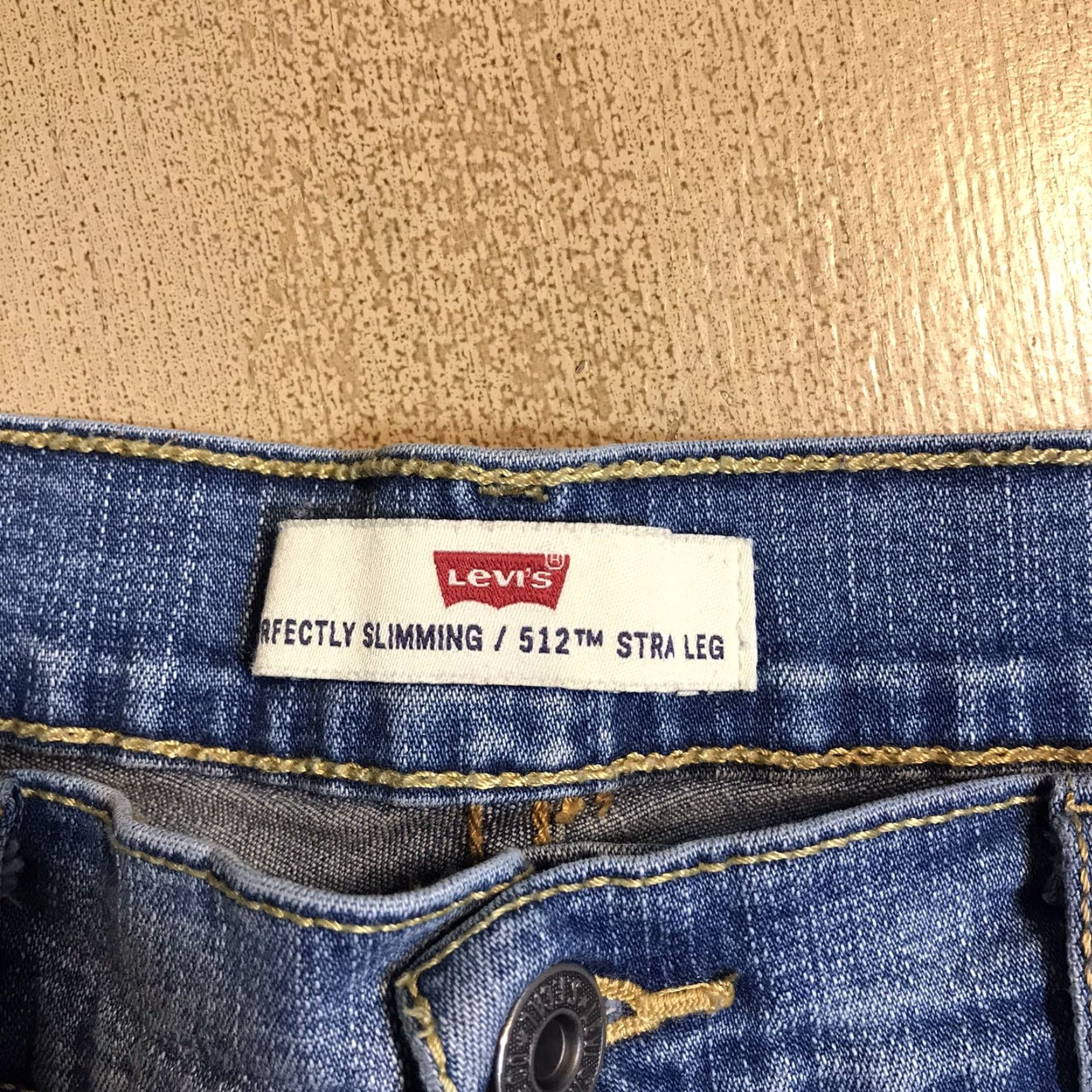 Levi's VINTAGE Levi's 512 Shorts Womens Tag 8 Blue Slimming Fit Denim Raw Hem Cut Off Casual Womens 80s 90s Bohemian Classic Beach Walking Size 30" / US 8 / IT 44 - 4 Thumbnail