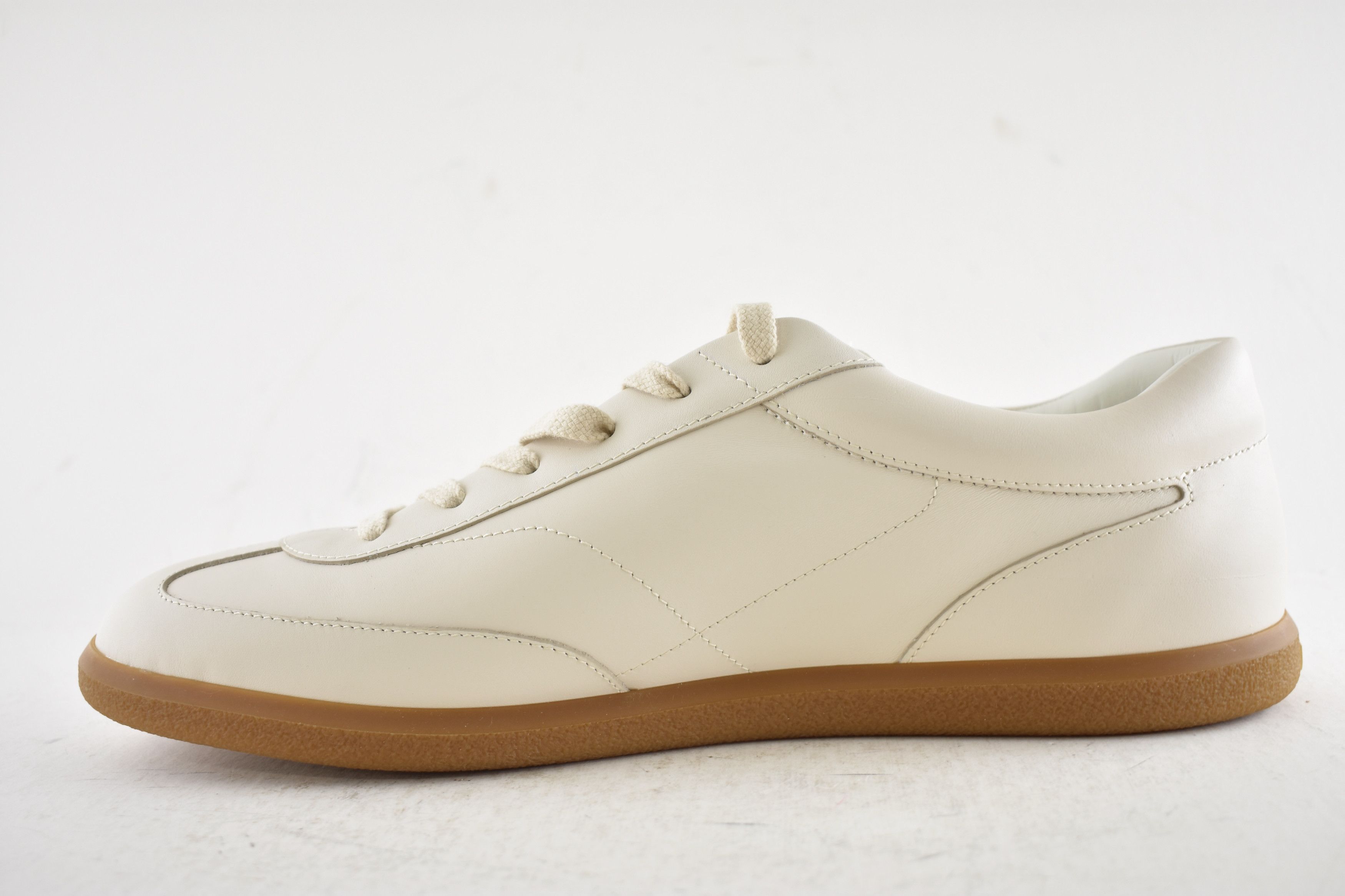 Fendi Fendi Ice Leather Logo Classic Low Top Sneakers UK 11 US 12 Size US 12 / EU 45 - 14 Thumbnail