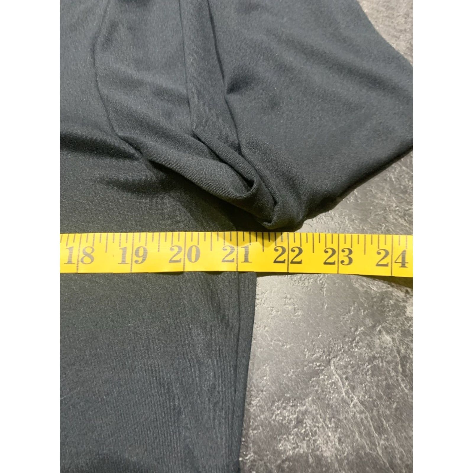 Under Armour Under Armour Womens Long Sleeve Pullover T-Shirt Black XL Compression Fit Size XL / US 12-14 / IT 48-50 - 4 Thumbnail
