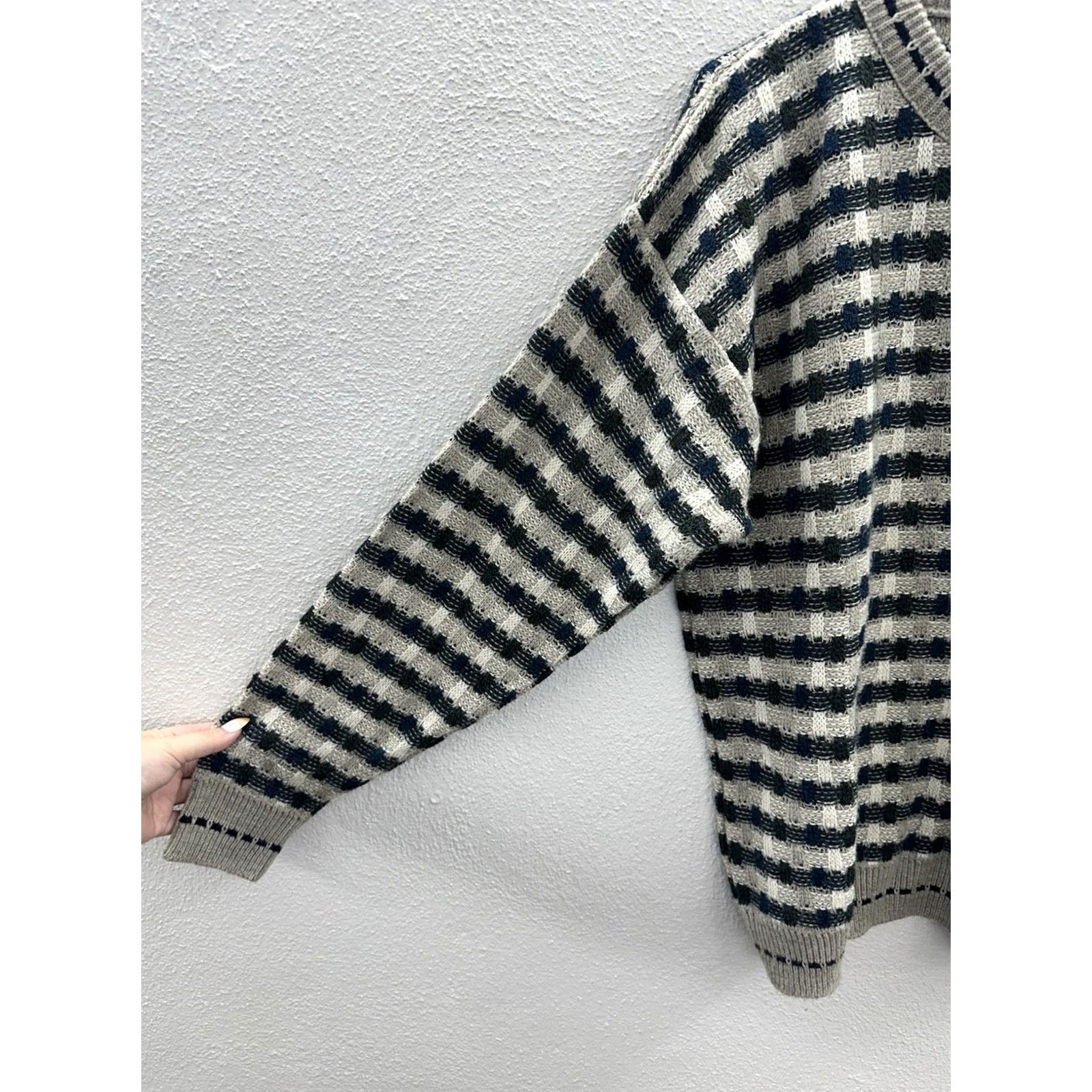 Van Heusen Van Heusen Mens Sweater Size L Striped Tan Long Sleeve Knit Pullover Crew Neck Casual 90s Classic Outdoor Mens Size US L / EU 52-54 / 3 - 2 Thumbnail