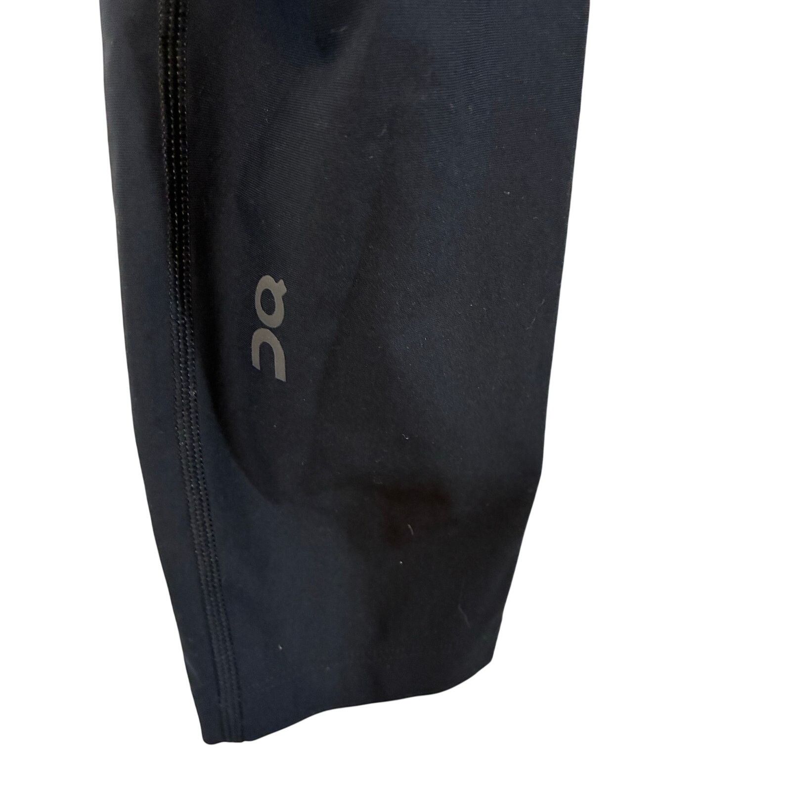 On Women's M Black On Cloud Active Tights Gorpcore Utility Size 28" / US 6 / IT 42 - 6 Thumbnail