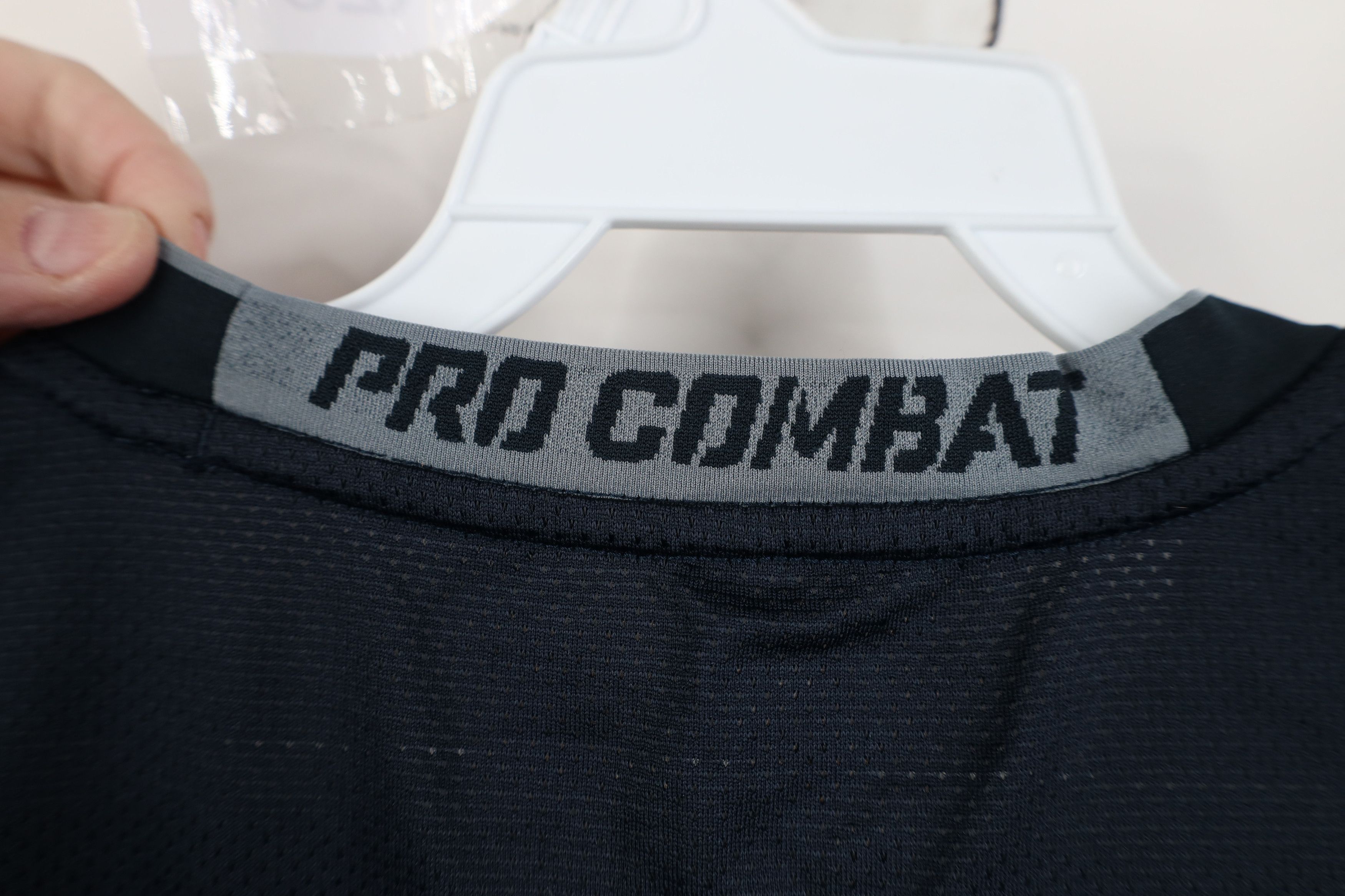 Nike Nike Pro Combat Fitted Vented Training T-Shirt Navy Blue Size US L / EU 52-54 / 3 - 11 Thumbnail