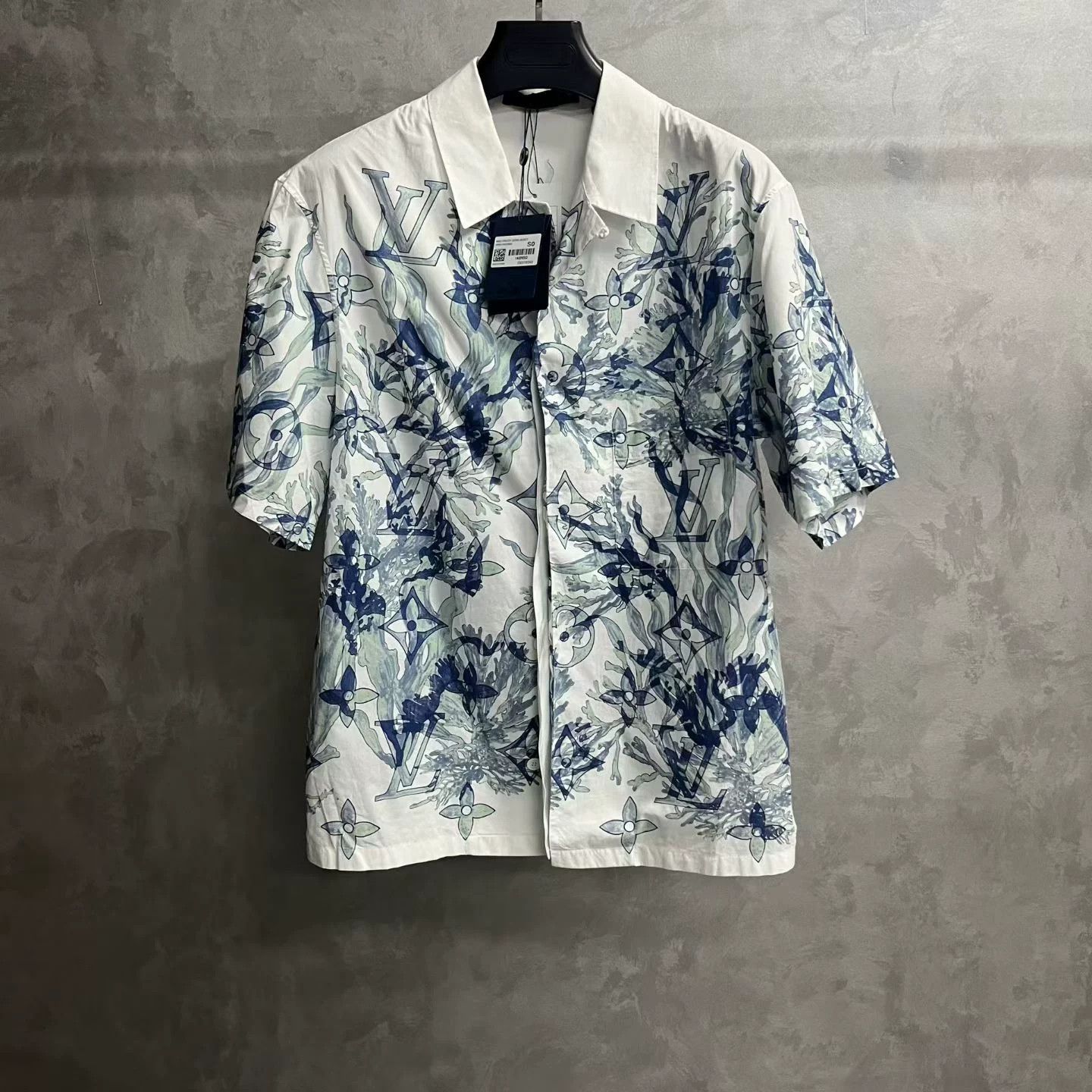 Louis Vuitton Louis Vuitton Multi-Color Short-Sleeve Shirt Size US S / EU 44-46 / 1 - 1 Thumbnail