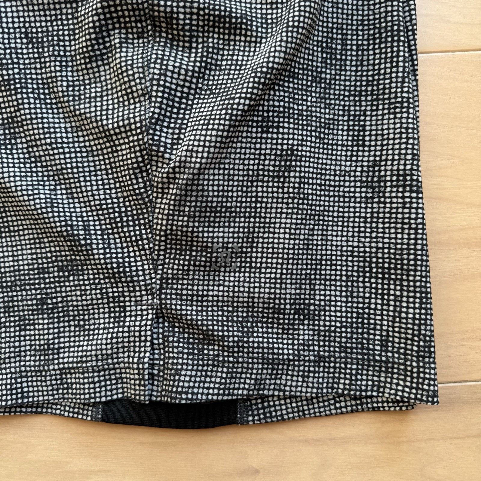 Lululemon Lululemon THE Shorts Medium Multicolor Lined Workout Size US 29 - 3 Thumbnail