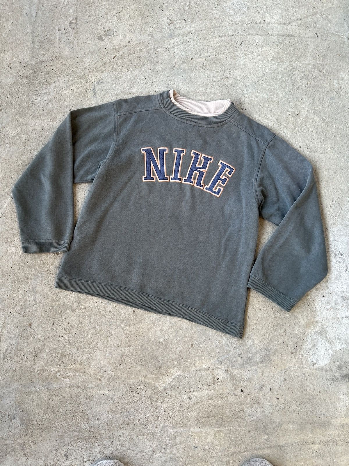 Nike Vintage Nike Limited Edition Junior Sweatshirt Size US XS / EU 42 / 0 - 1 Thumbnail
