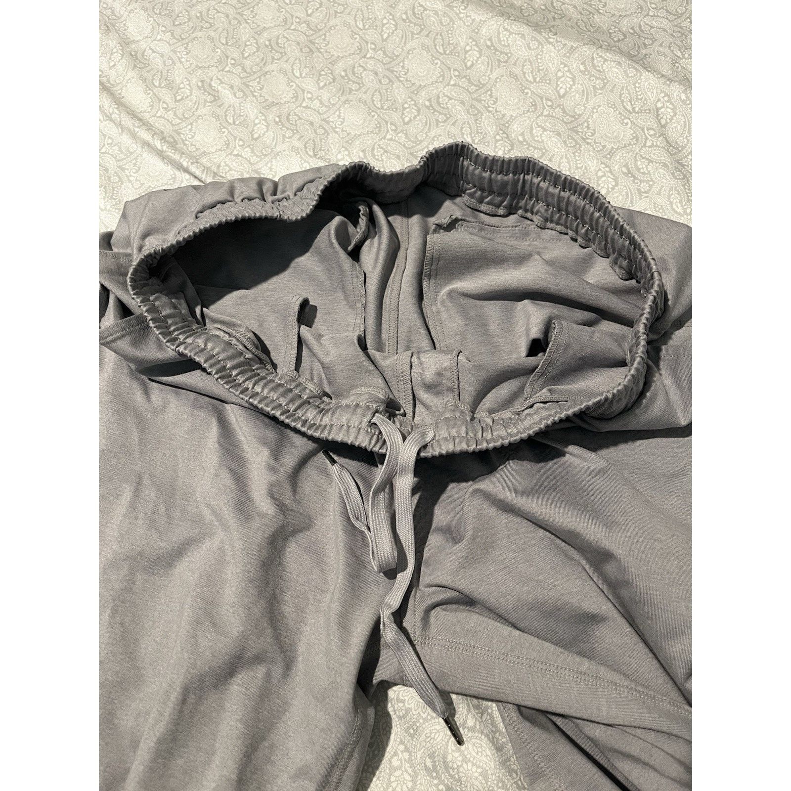 Vuori Vuori Men's Performance Jogger Gray Size Medium Zip Pockets Size US 32 / EU 48 - 9 Thumbnail