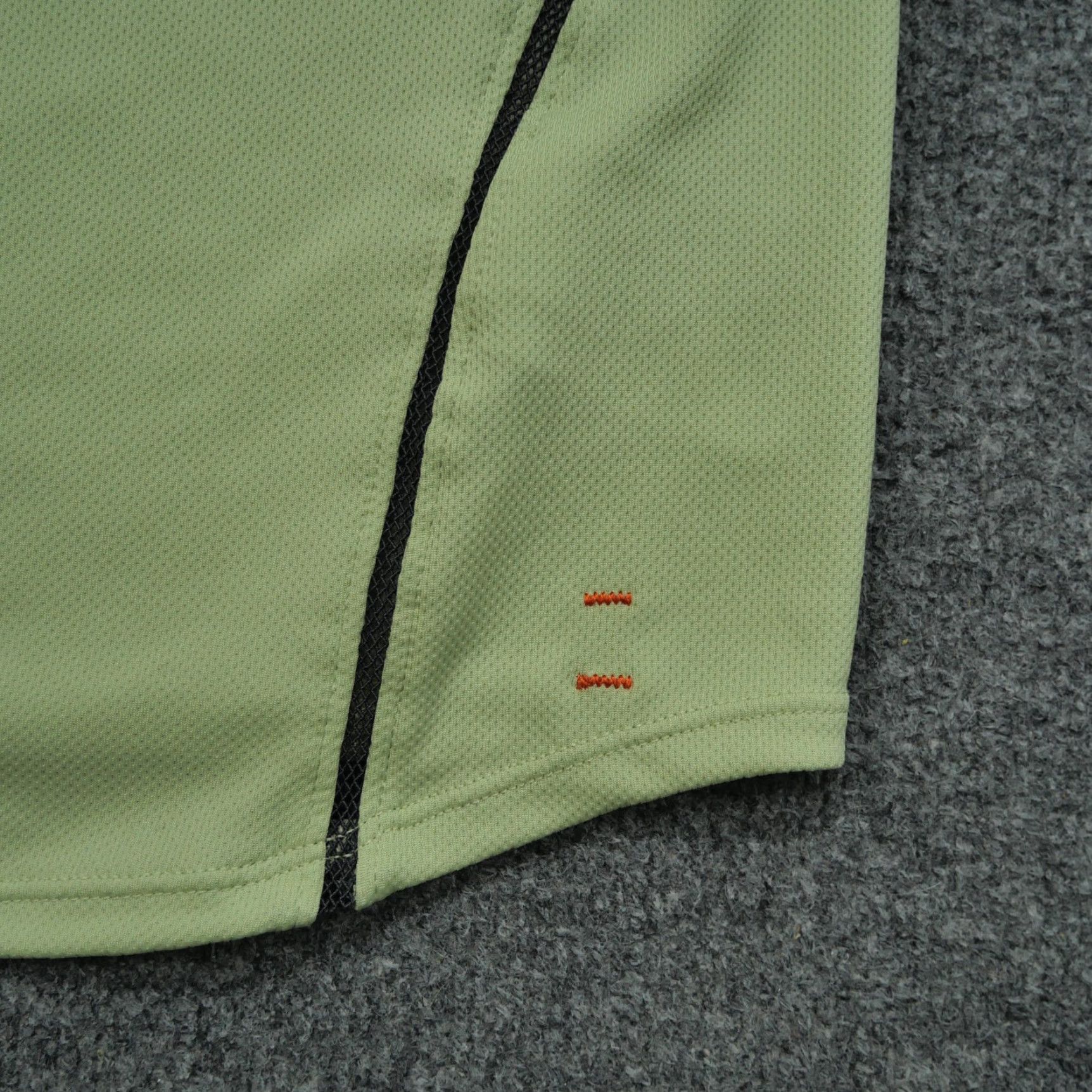 Nike Nike ACG Shirt Womens Medium Green Base Layer Outdoors Running Athletic Size M / US 6-8 / IT 42-44 - 4 Thumbnail