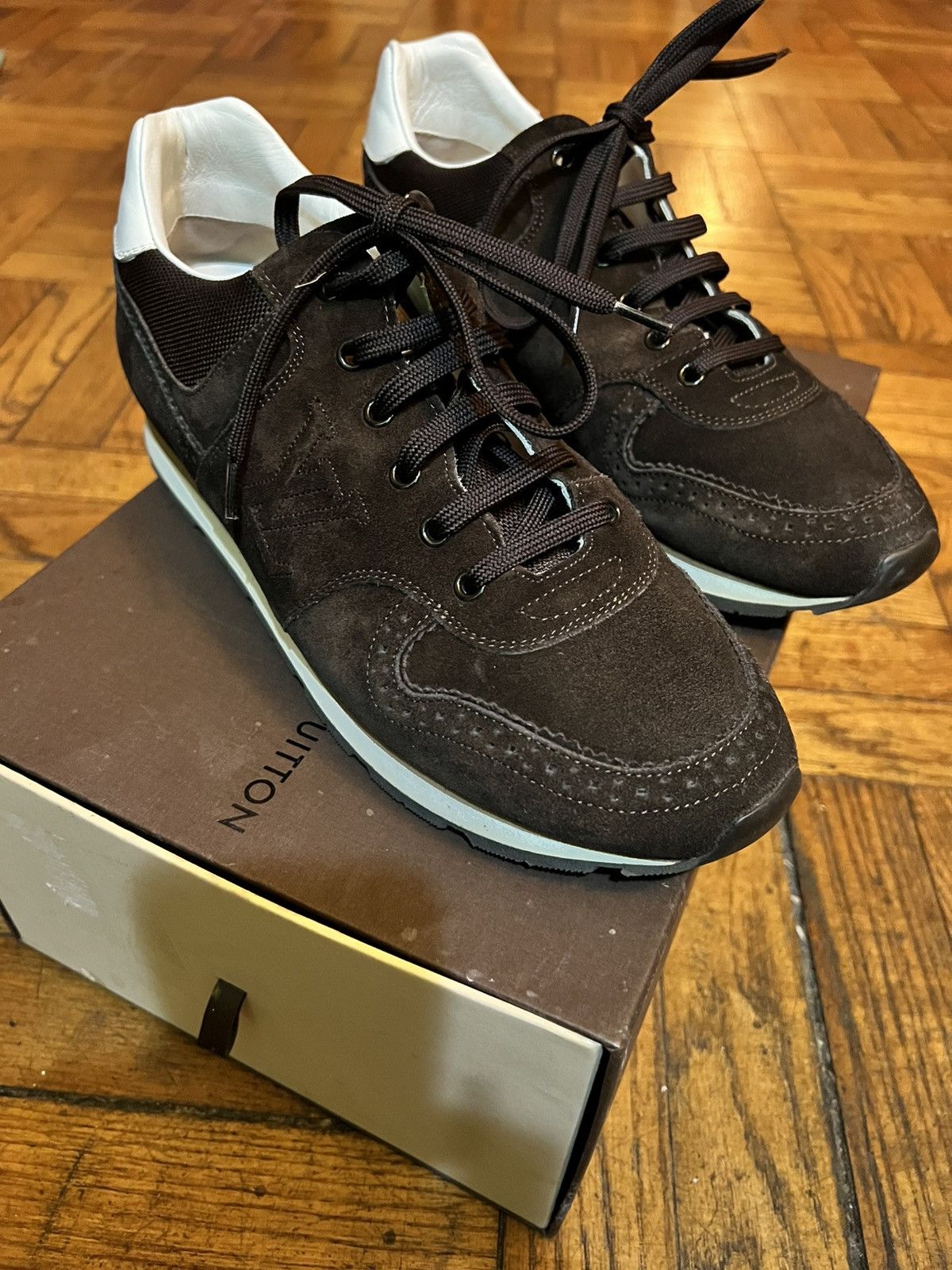 Louis Vuitton Louis Vuitton Suede Lace-Up Sneakers Brown size 8 Size US 8 / EU 41 - 9 Thumbnail