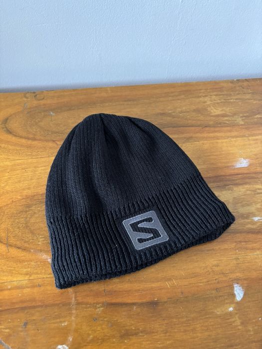 Salomon logo cheap beanie