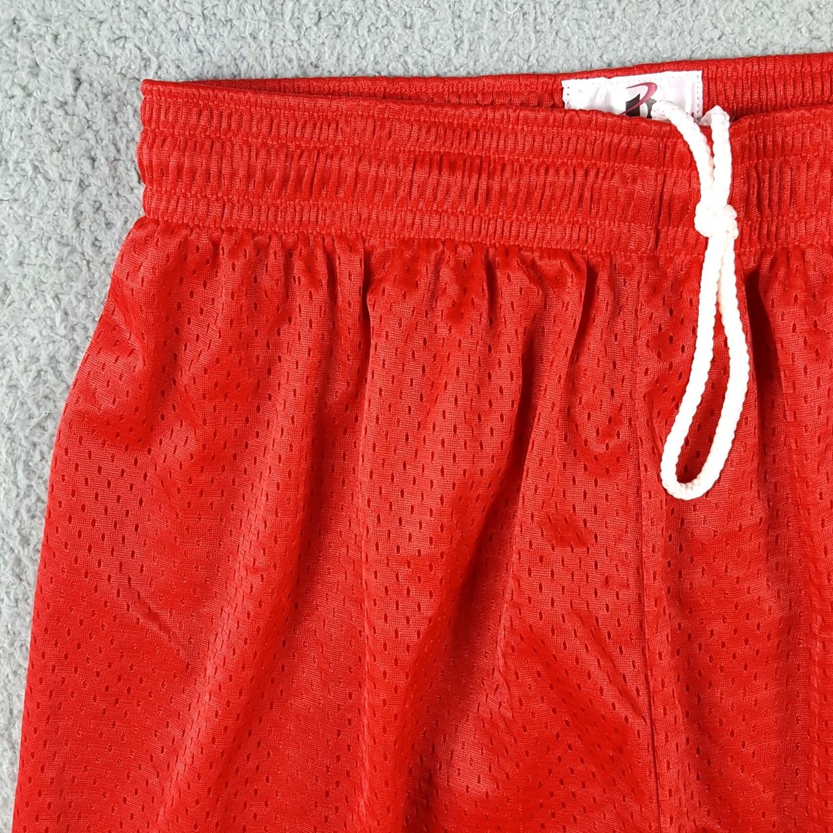 Vintage VINTAGE Basketball Shorts Men's M Retro Drawstring Gym Workout Red Stretch Waist Size US 31 - 2 Thumbnail