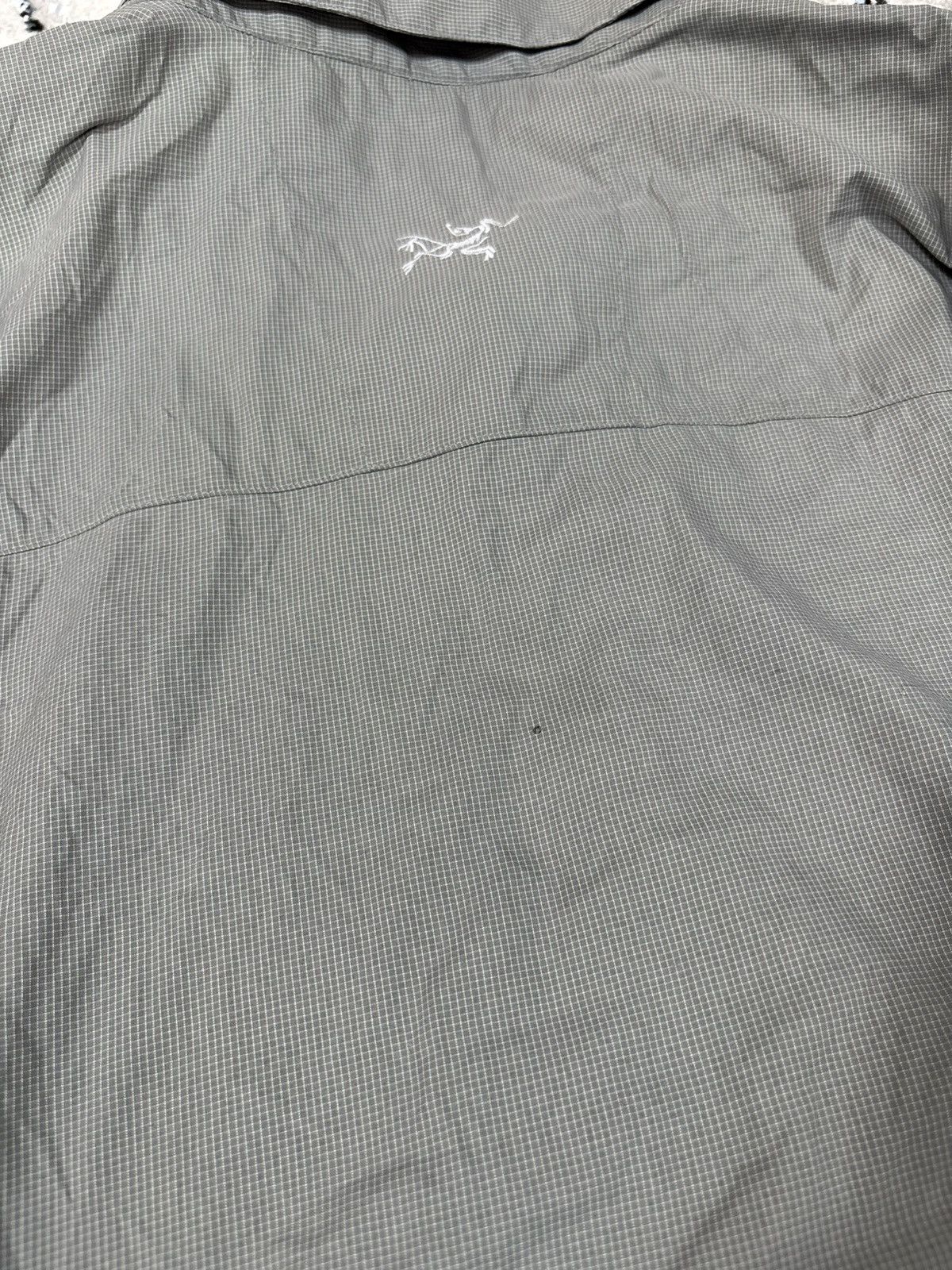 Arc'teryx Vintage Arcteryx windbreaker jacket light logo Streetwear Size US XL / EU 56 / 4 - 7 Thumbnail
