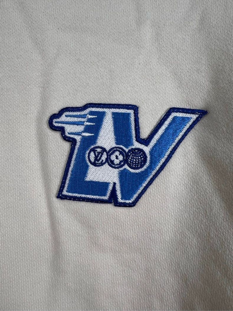 Louis Vuitton Louis Vuitton Embroidered LOGO Hoodie Size US M / EU 48-50 / 2 - 3 Thumbnail