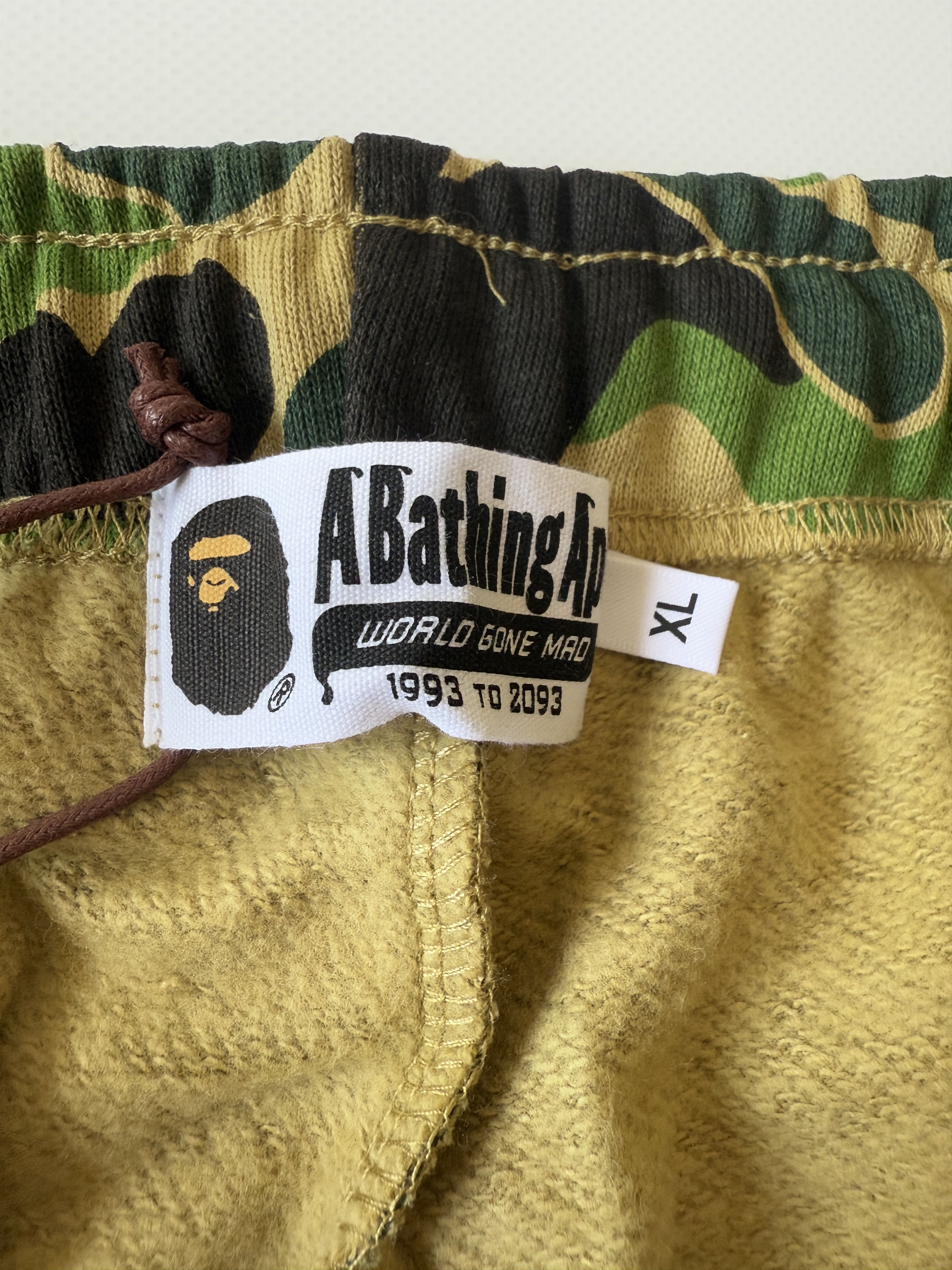 Bape BAPE ABC CAMO SHARK SWEAT SHORTS Size US 36 / EU 52 - 9 Thumbnail