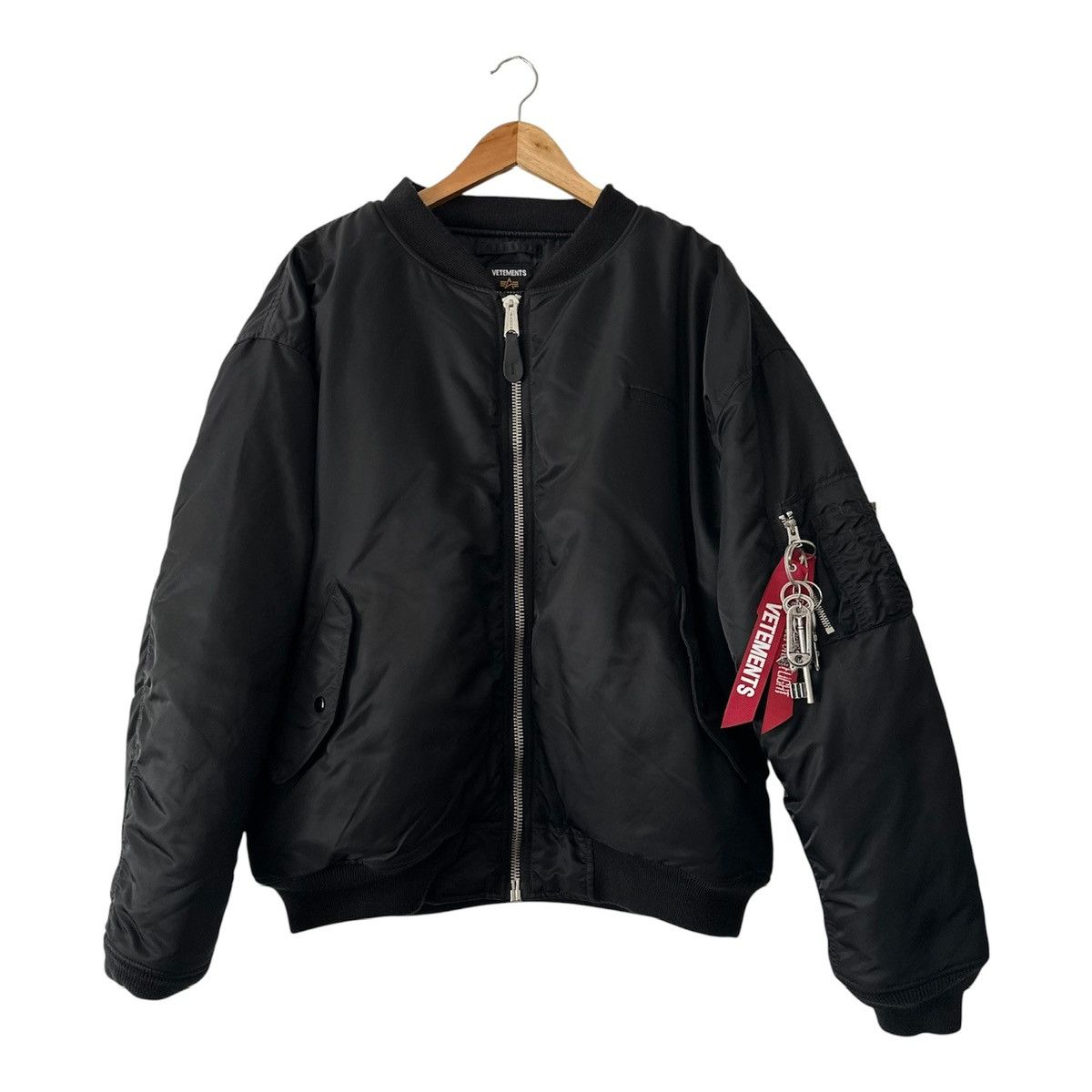 Vetements VETEMENTS AW15 OG OVERSIZED BOMBER JACKET IN BLACK SZ:XS