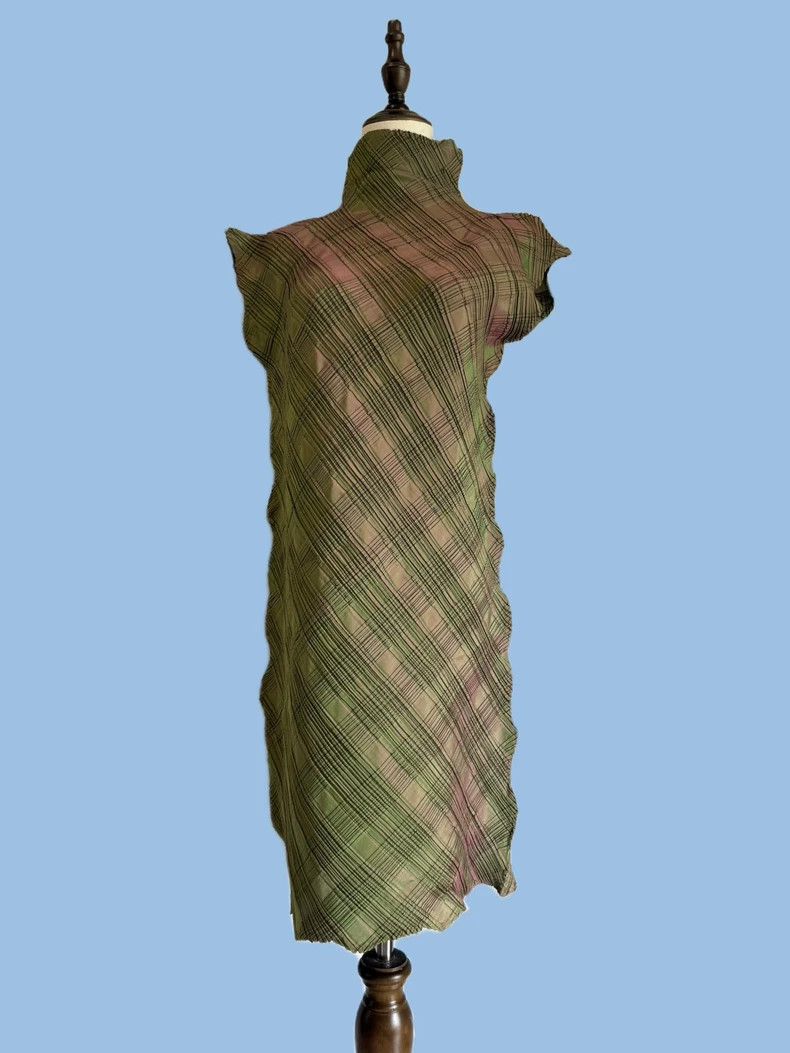 Issey Miyake Issey Miyake Dark green main line three-dimensional relief Size M / US 6-8 / IT 42-44 - 2 Thumbnail