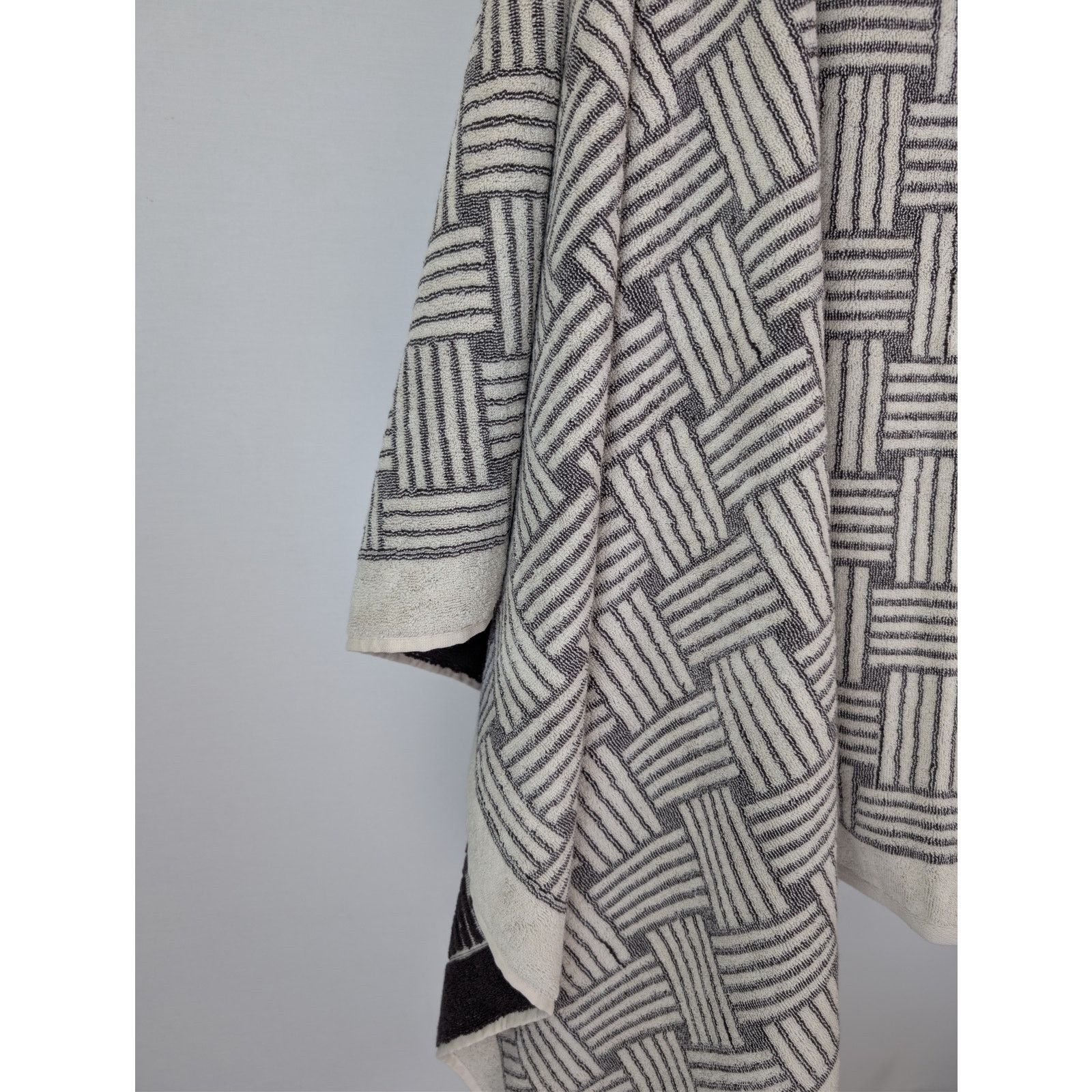 Bottega Veneta o1rshd1 Size:OS / Intreccio Jacquard Beach Towel Cream/Brown Size ONE SIZE - 13 Thumbnail