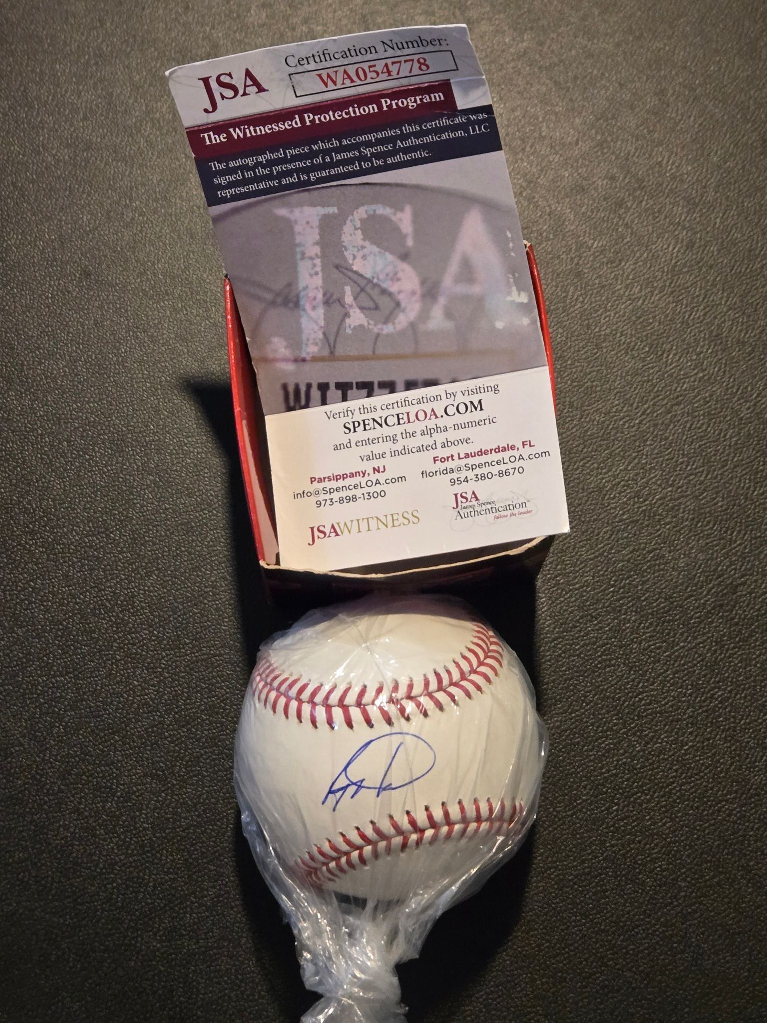 MLB Ryan Howard Signed Baseball JSA Witness WA054778 Autograph Size ONE SIZE - 1 Thumbnail