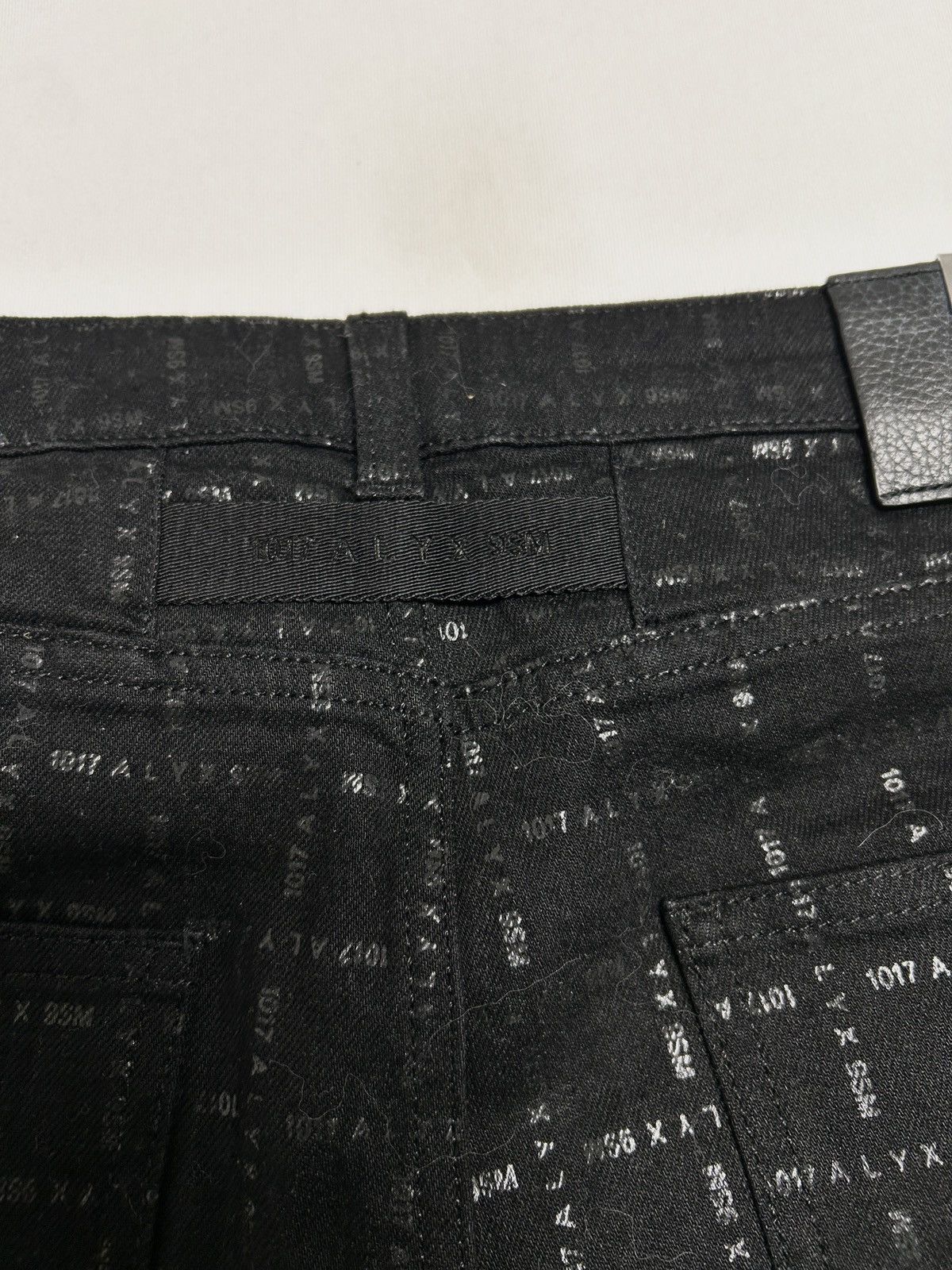 1017 ALYX 9SM 2021 All Over Logo Print Jeans Size US 29 - 8 Thumbnail