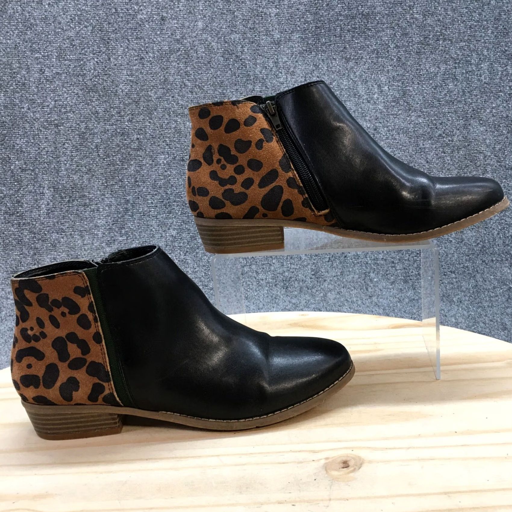 Dolce Vita DV Dolce Vita Boots Womens 8 Ankle Booties Leather Zipper Black Brown Heel 1in casual Womens Boots Size US 8 / IT 38 - 2 Thumbnail