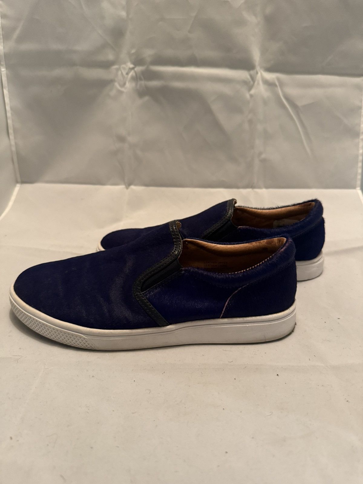 Kurt Geiger Kurt Geiger London Navy Blue Calf Hair slip-on Sneaker sz8 Size US 8 / EU 41 - 4 Thumbnail