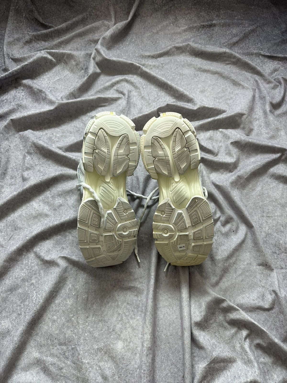 Balenciaga Balenciaga Runner Leathe Free White Sneakers Shoes Size US 10 / EU 43 - 12 Thumbnail