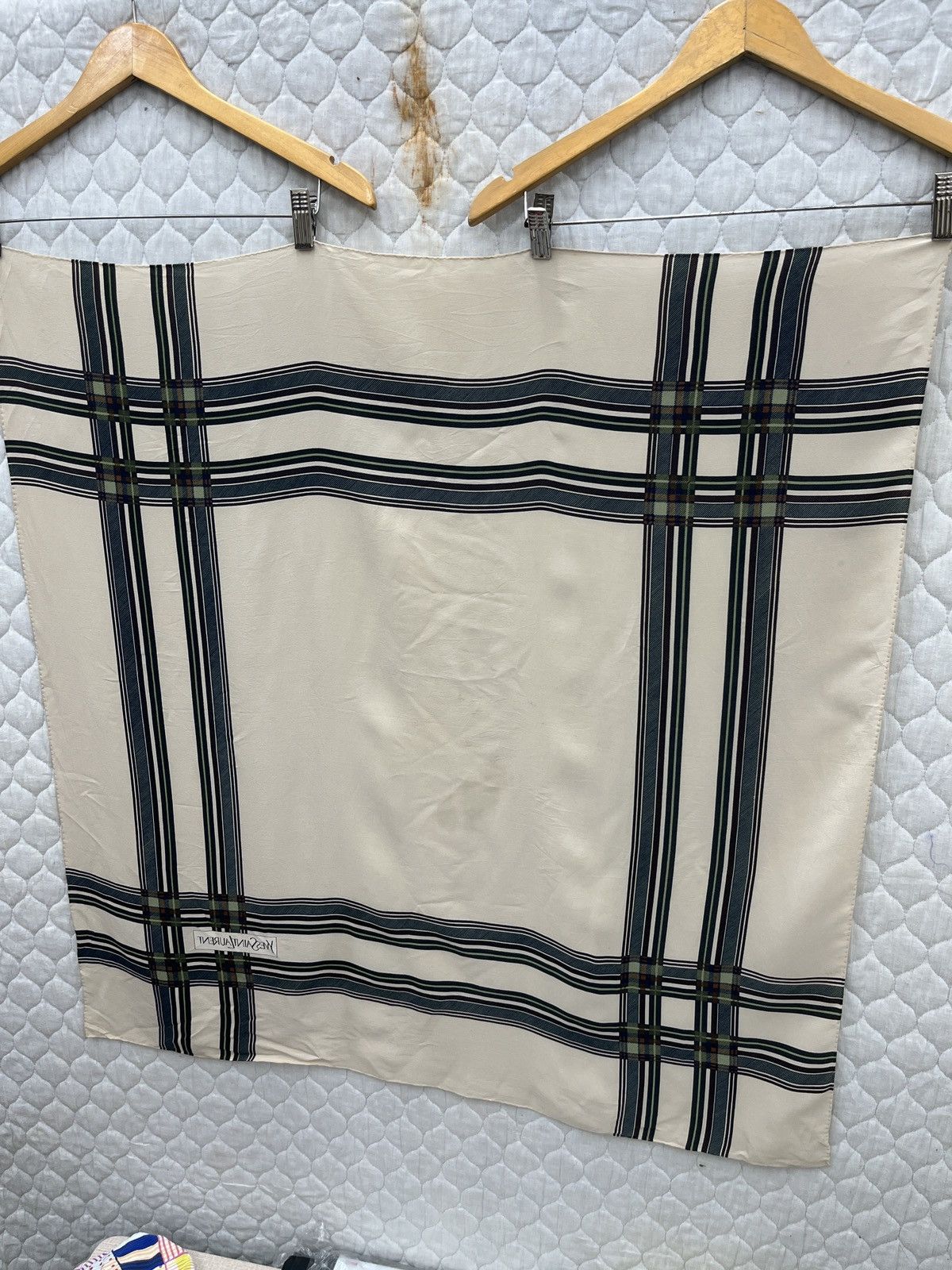 Yves Saint Laurent 🔥🔥🔥STEALS YVES SAINT LAURENT SILK SCARF Size ONE SIZE - 11 Thumbnail