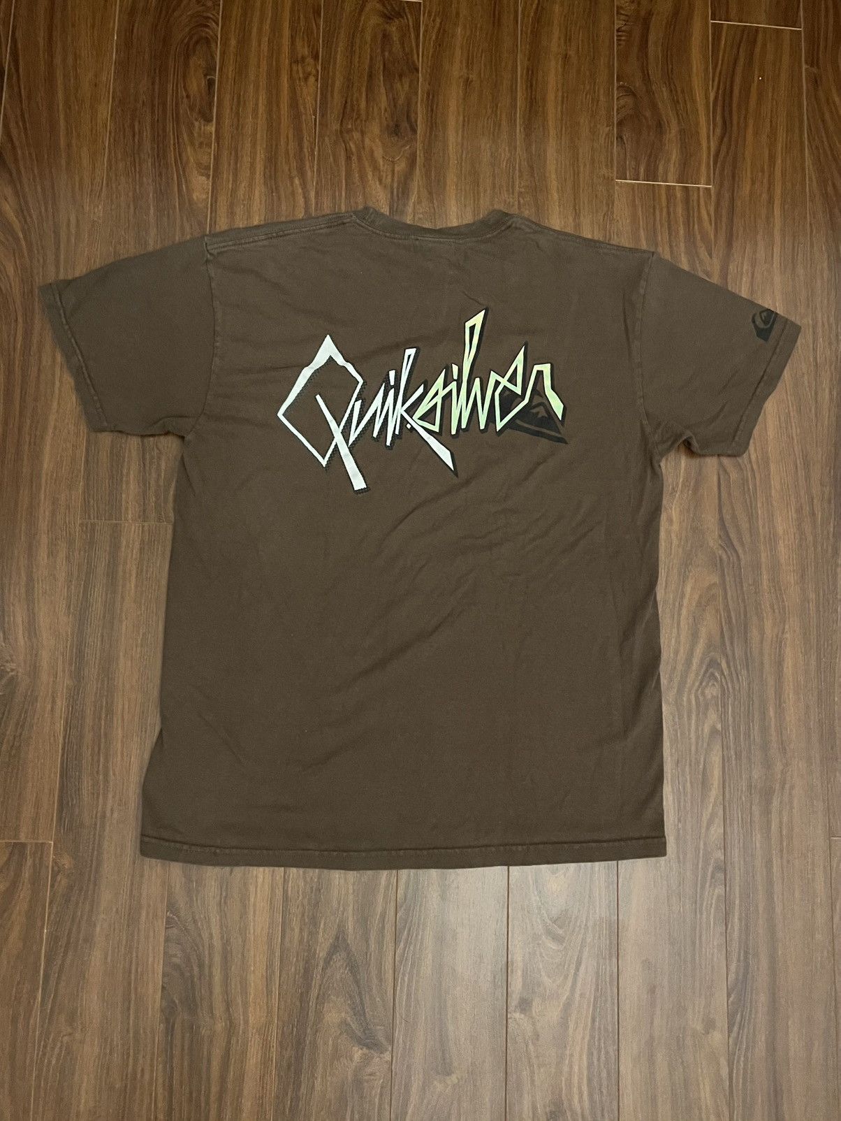 Vintage Vintage Y2K OG Quiksilver Graphic Surf Tee Size US M / EU 48-50 / 2 - 2 Thumbnail